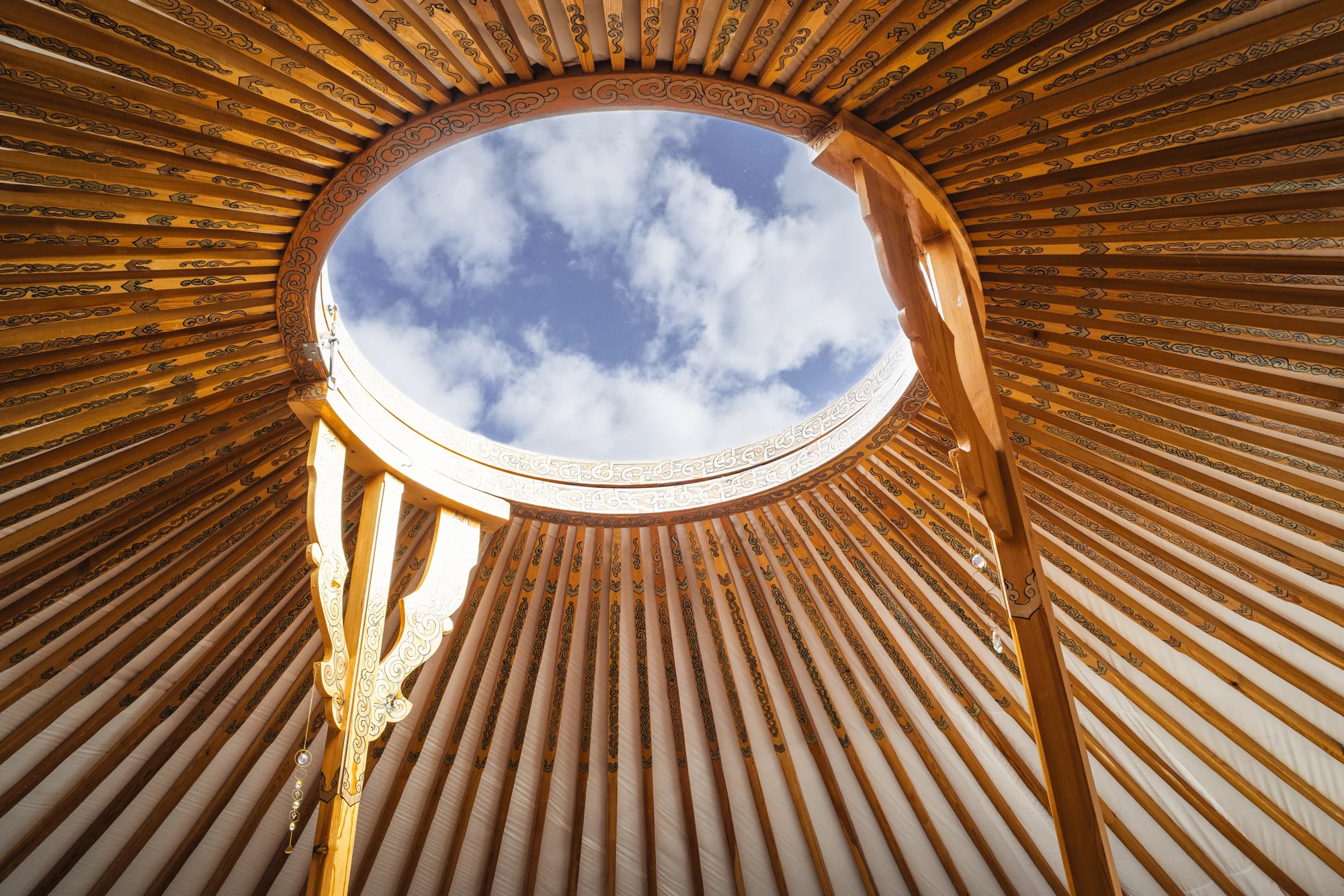 Pobyt na jižní Moravě: vybavené jurty uprostřed vinice s terasou a ohništěm