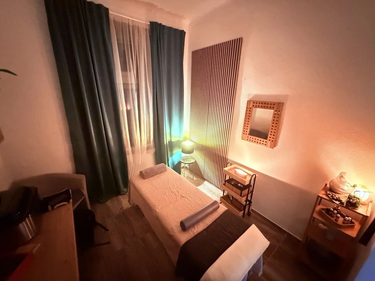 Masáž podle výběru: klasická, baňkování i lávové kameny, 30–90 min.