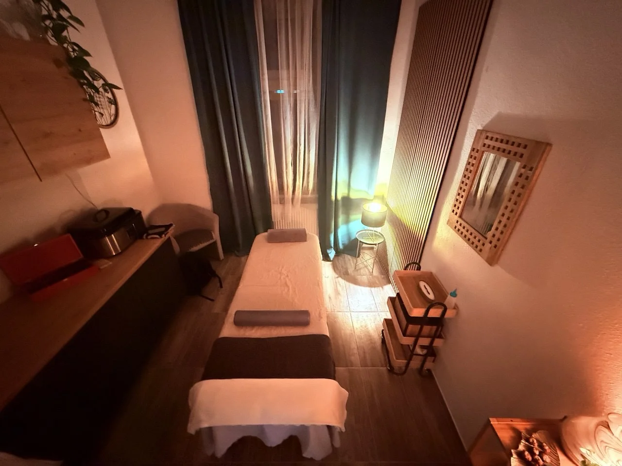 Masáž podle výběru: klasická, baňkování i lávové kameny, 30–90 min.