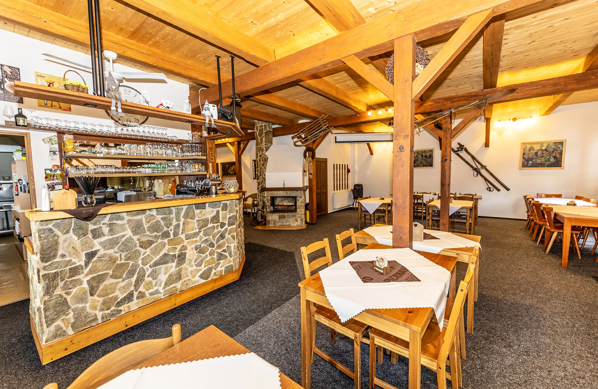 Apartmány na horské chatě v Jeseníkách vč. domácí stravy a neomezeného wellness s bazénem