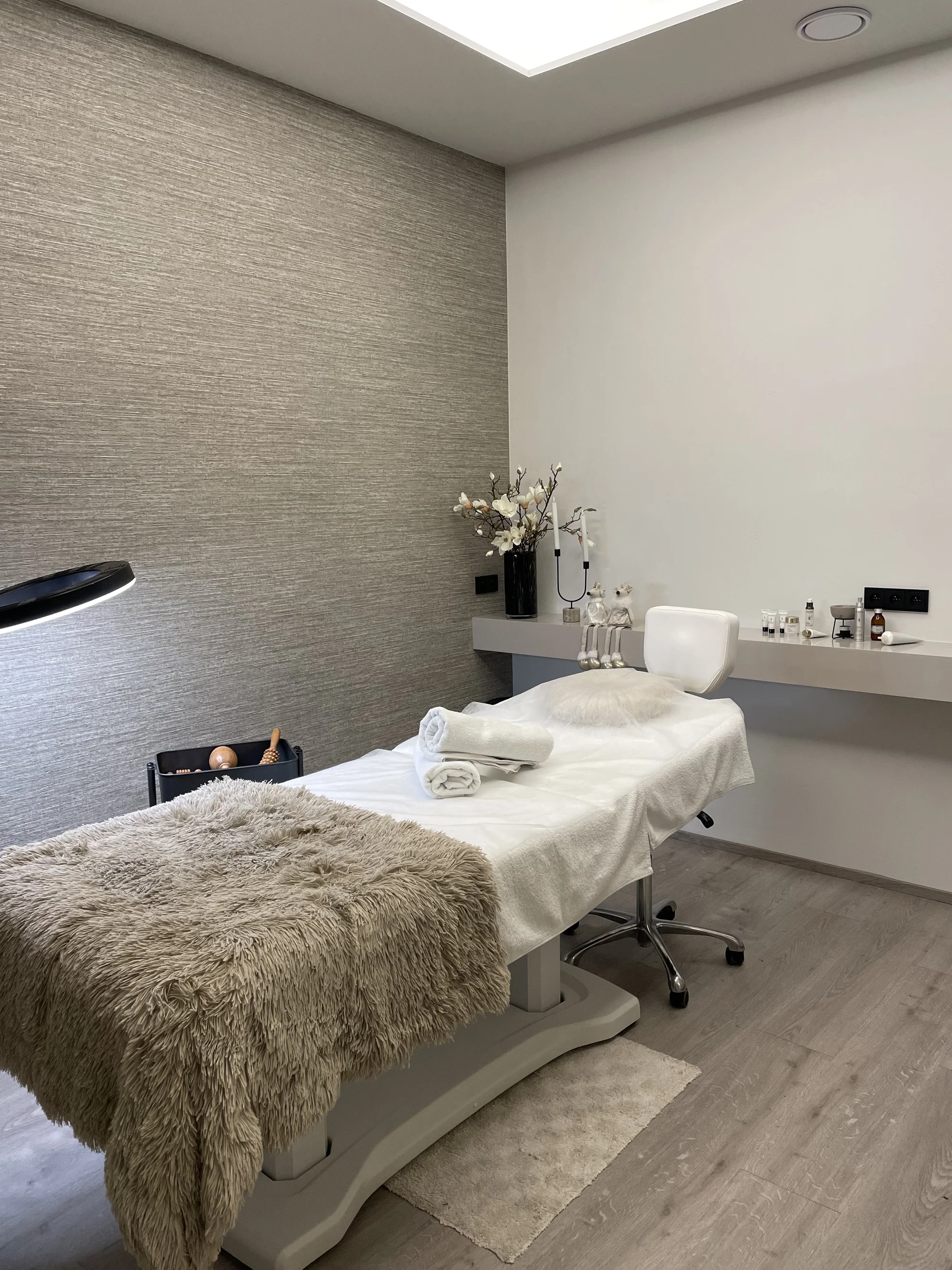 Dopřejte si skvostnou relaxaci: tělové rituály vč. masáže, peelingu i zábalu