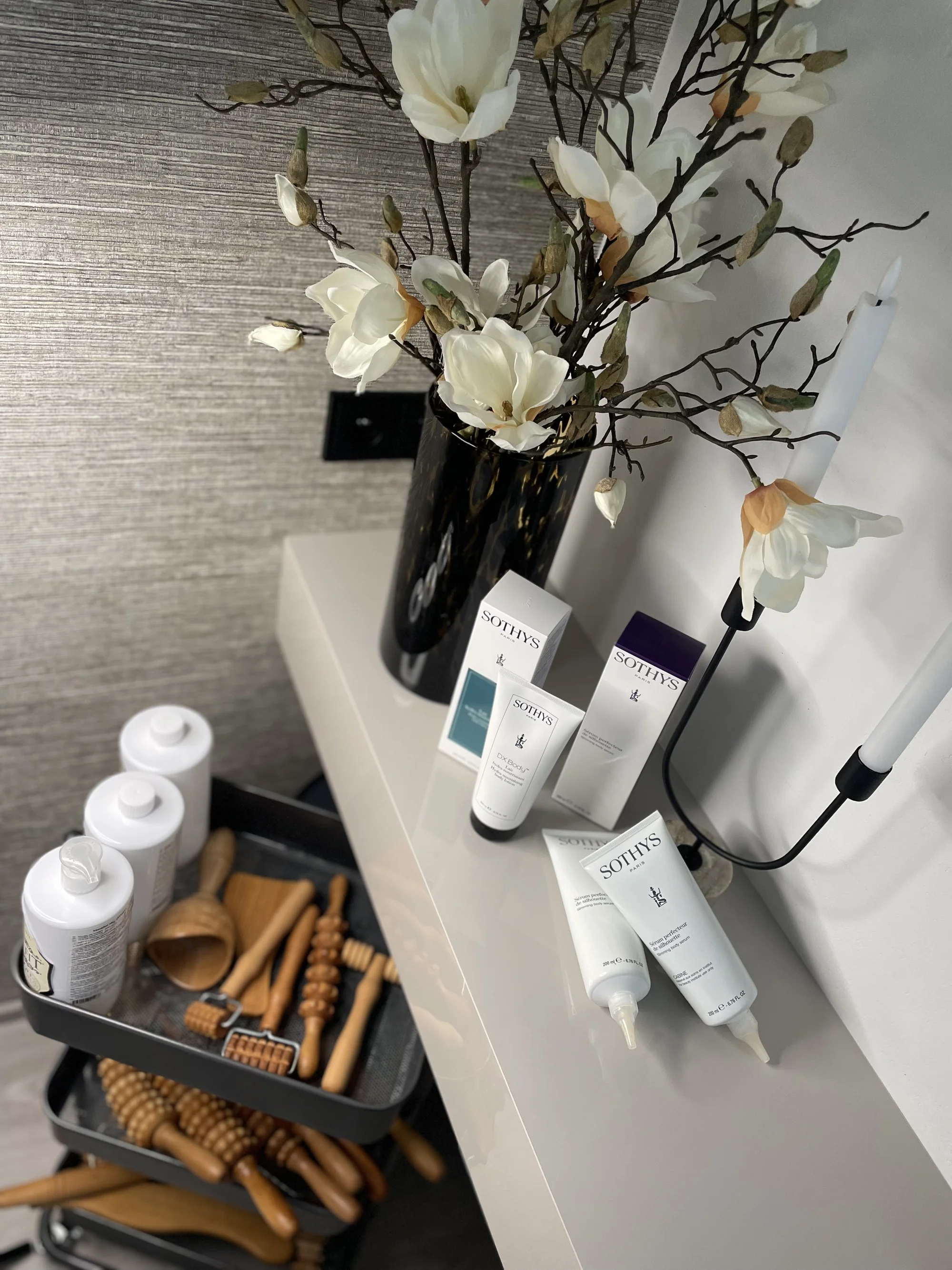 Dopřejte si skvostnou relaxaci: tělové rituály vč. masáže, peelingu i zábalu