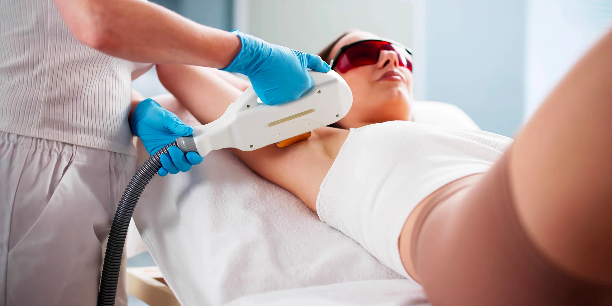 Hladká pokožka bez kompromisů: IPL epilace rukou, nohou, intimních partií či obličeje