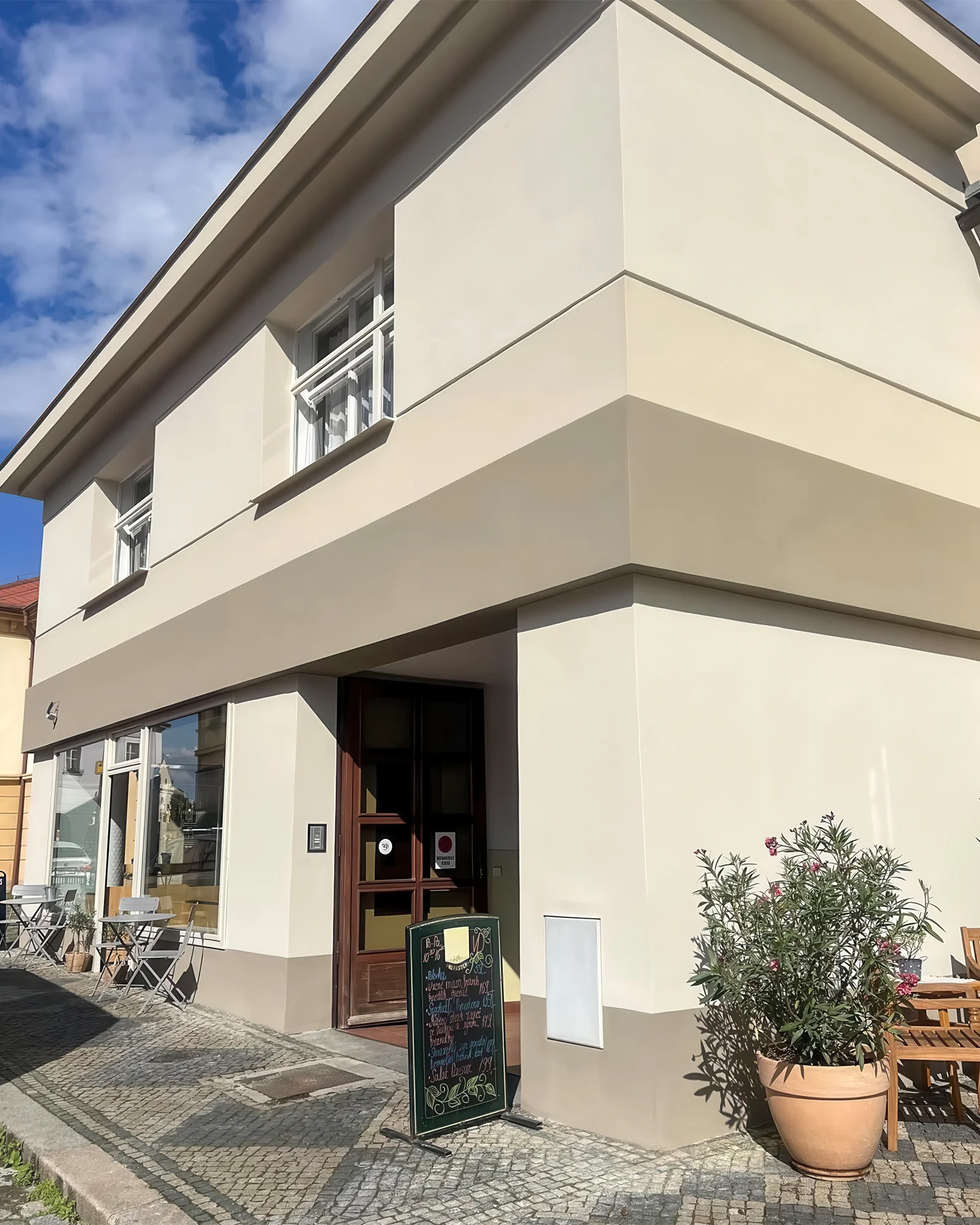 Voucher do restaurace Vinný dvůr v centru Mělníka, 500–1500 Kč