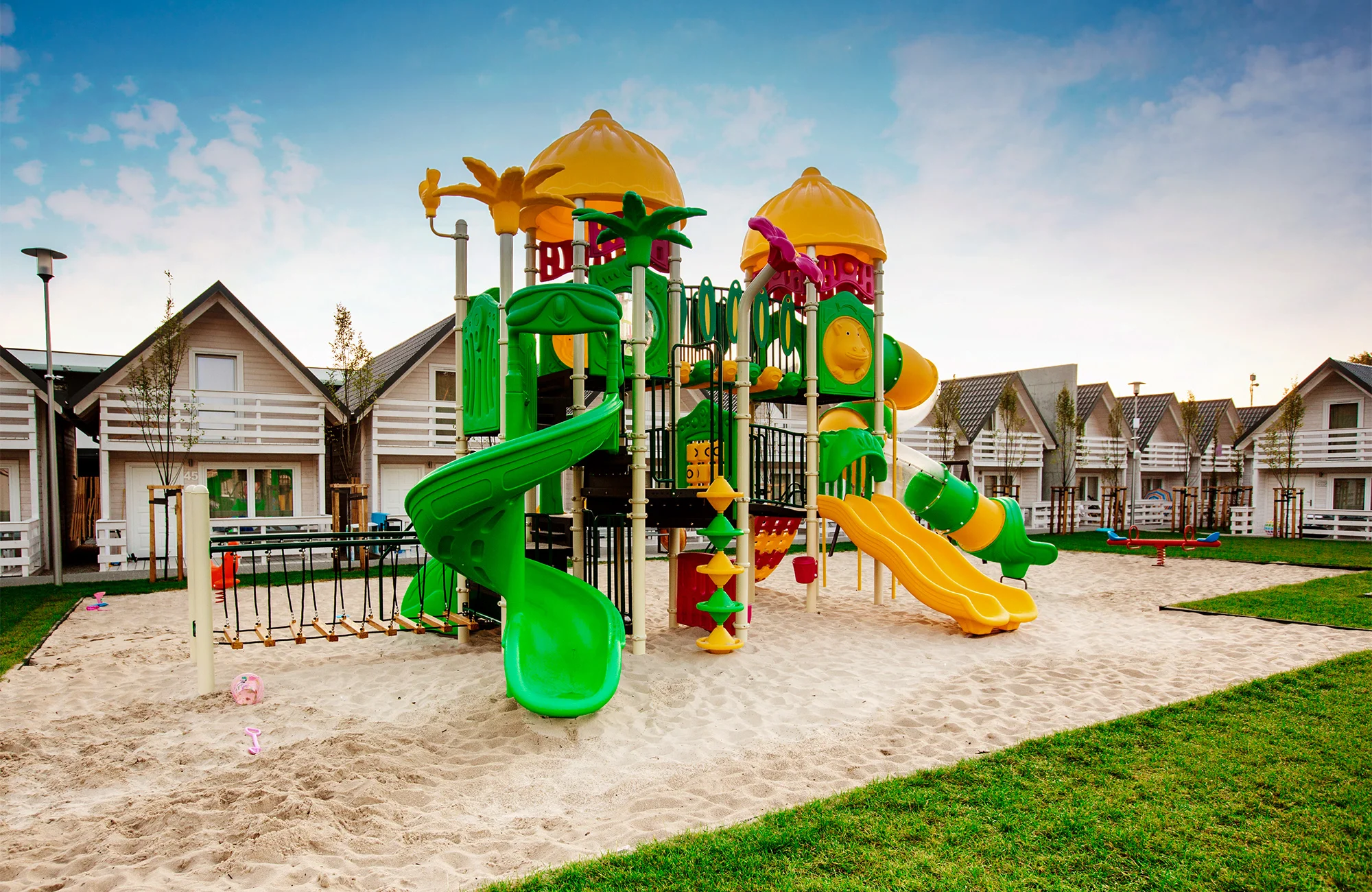 Domky či apartmány u Baltu s wellness i animací nedaleko Sloviňského národního parku