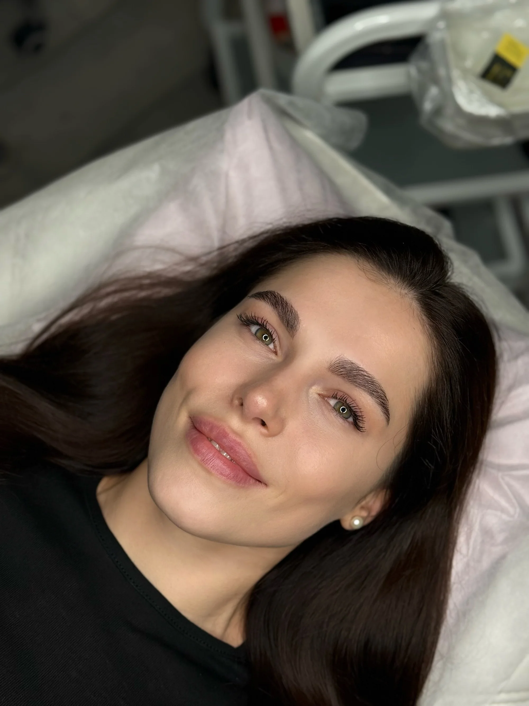 Perfektně upravená i bez líčidel: permanentní make-up obočí, očních linek či rtů, 60 minut