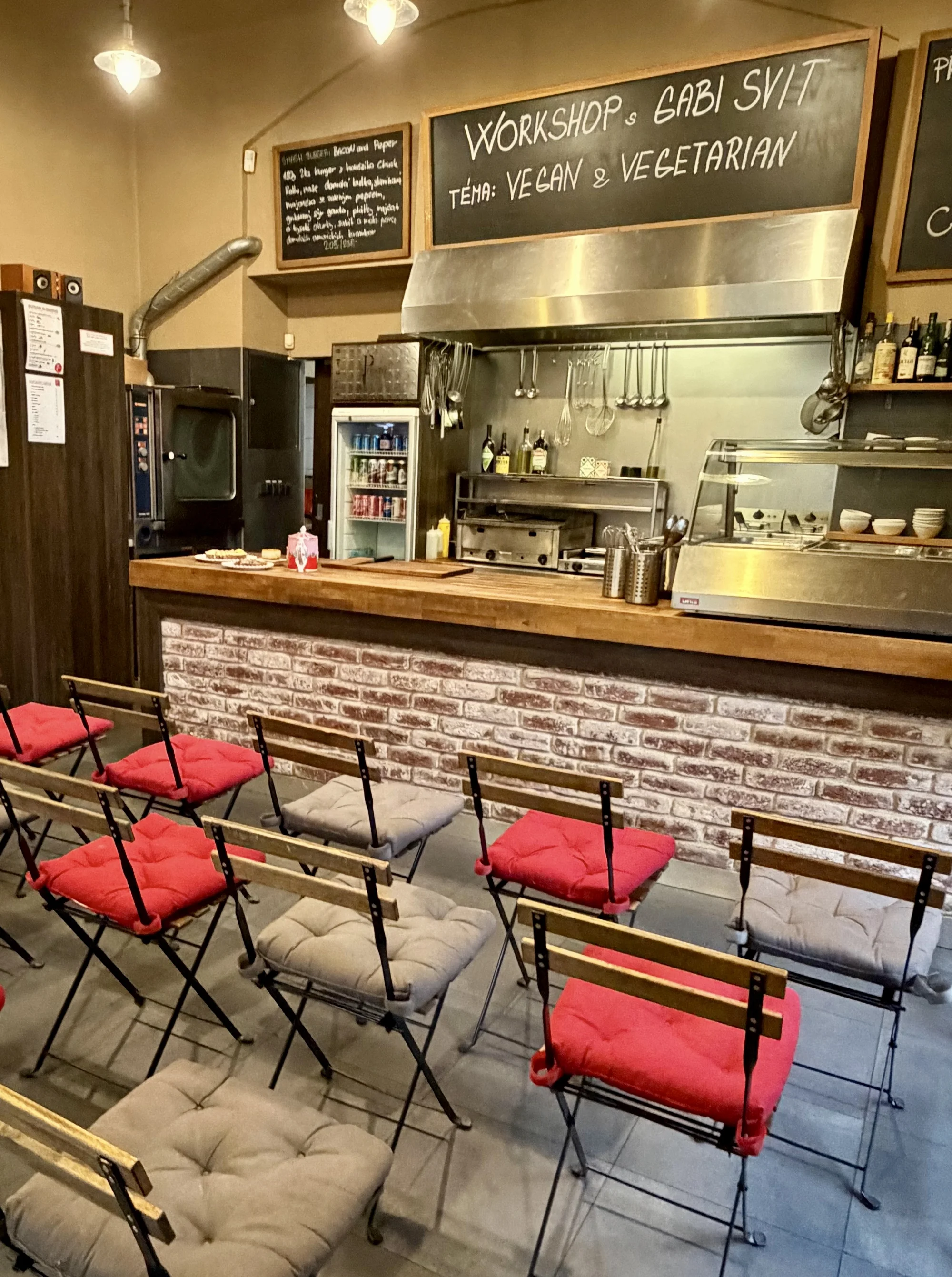 Workshop rostlinné kuchyně v kuchařské škole Presto: teorie i ochutnávky dezertů a omáček