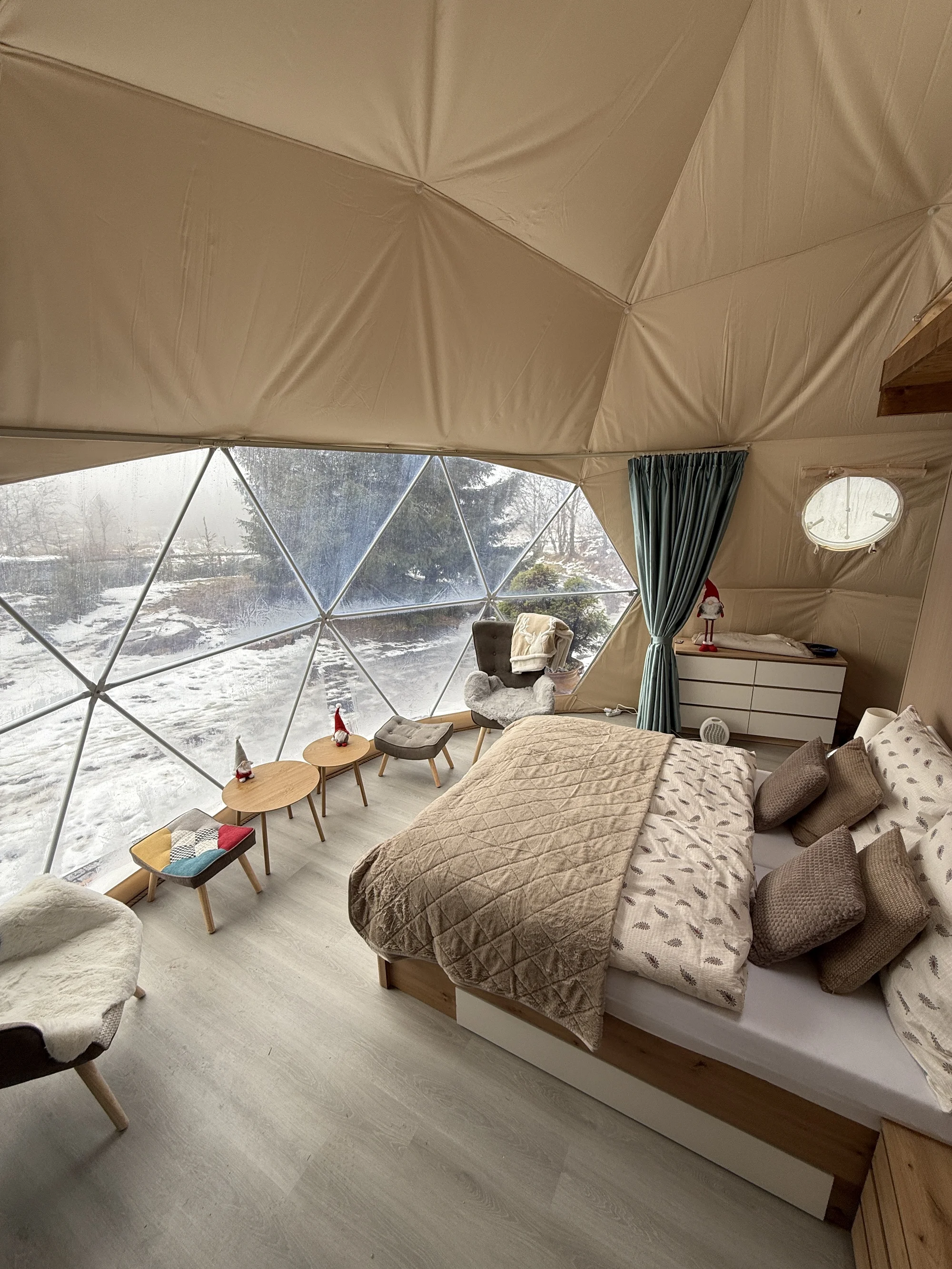 Glamping v Krušných horách: komfortně vybavený stan se saunou