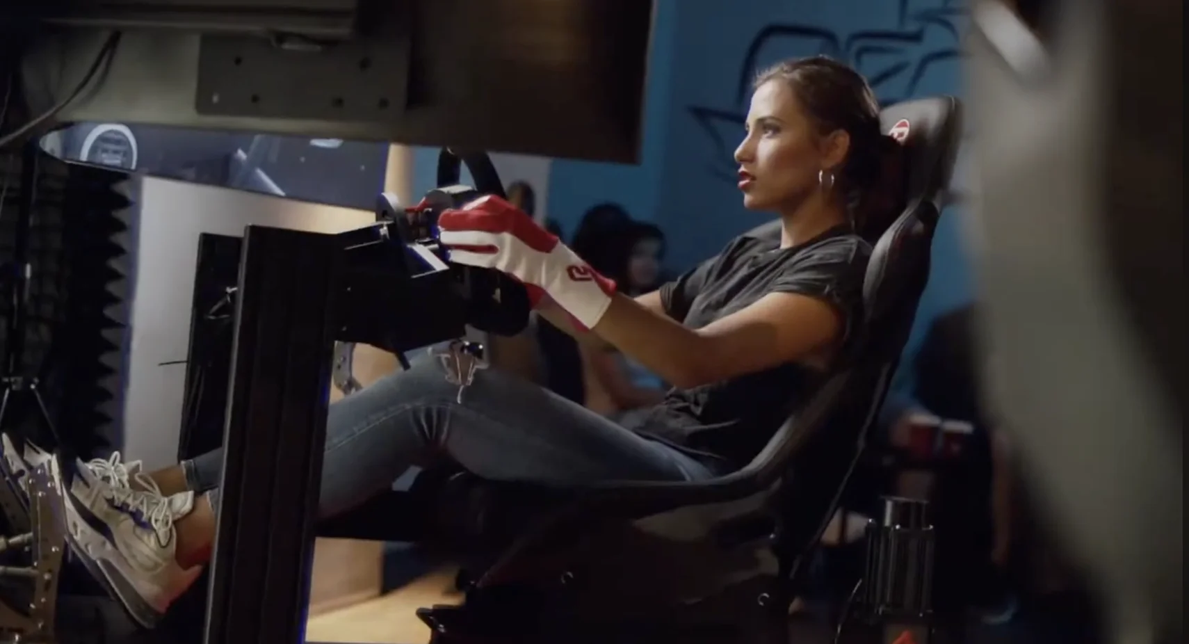 Poměřte své síly a rychlost: 60minutová jízda na závodních simulátorech, pro 1 až 6 osob