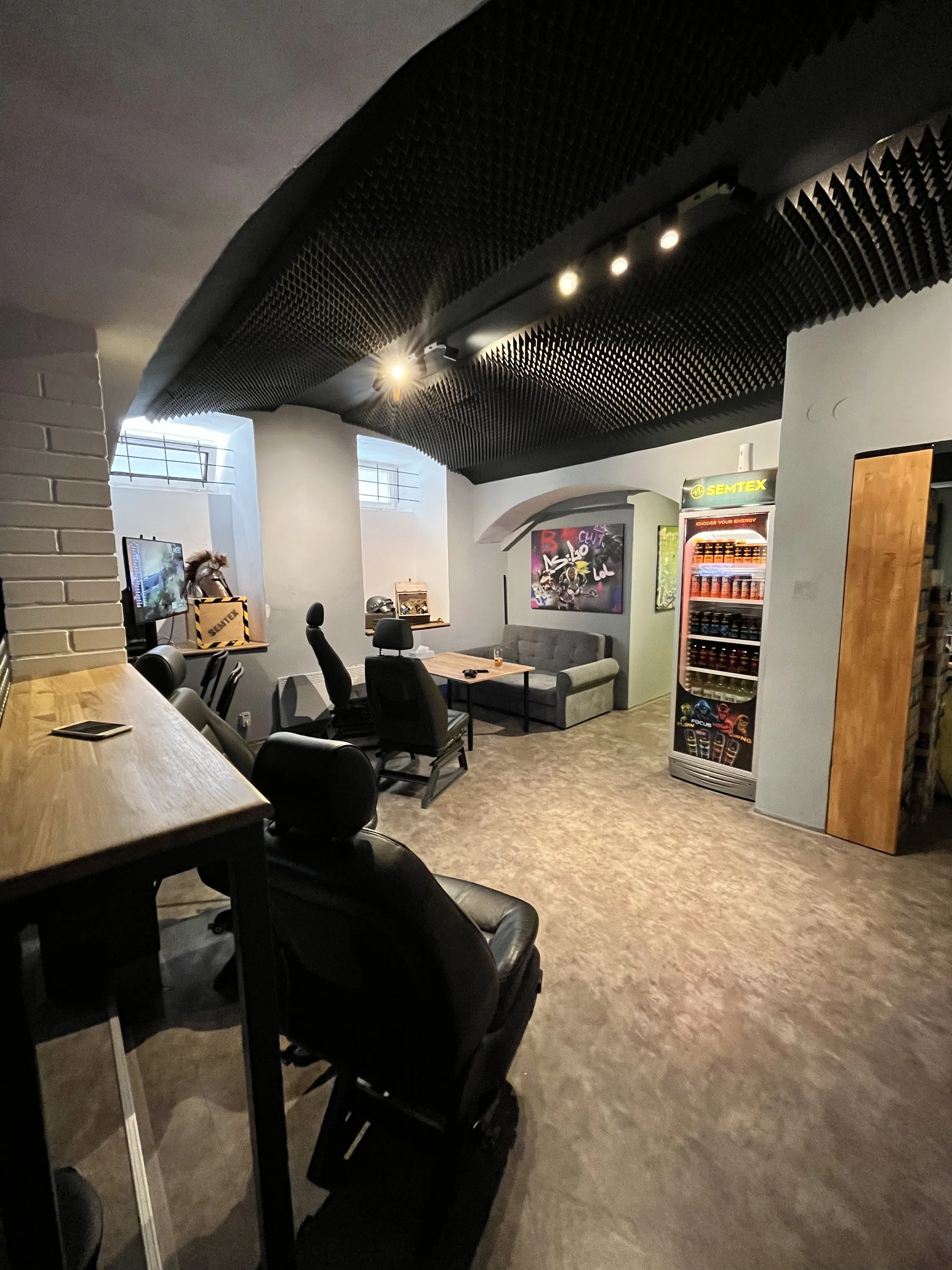 Poměřte své síly a rychlost: 60minutová jízda na závodních simulátorech, pro 1 až 6 osob