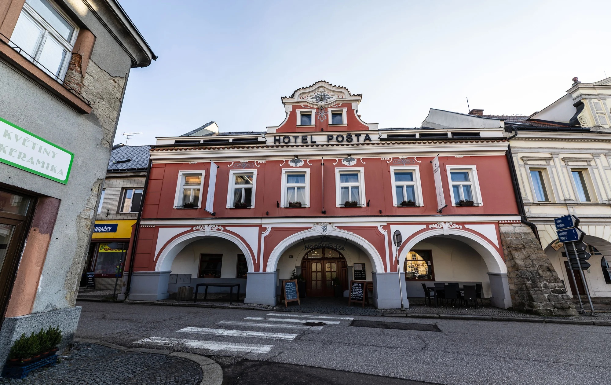 Pobyt v srdci Českého ráje: hotel se snídaní i polopenzí s degustační večeří