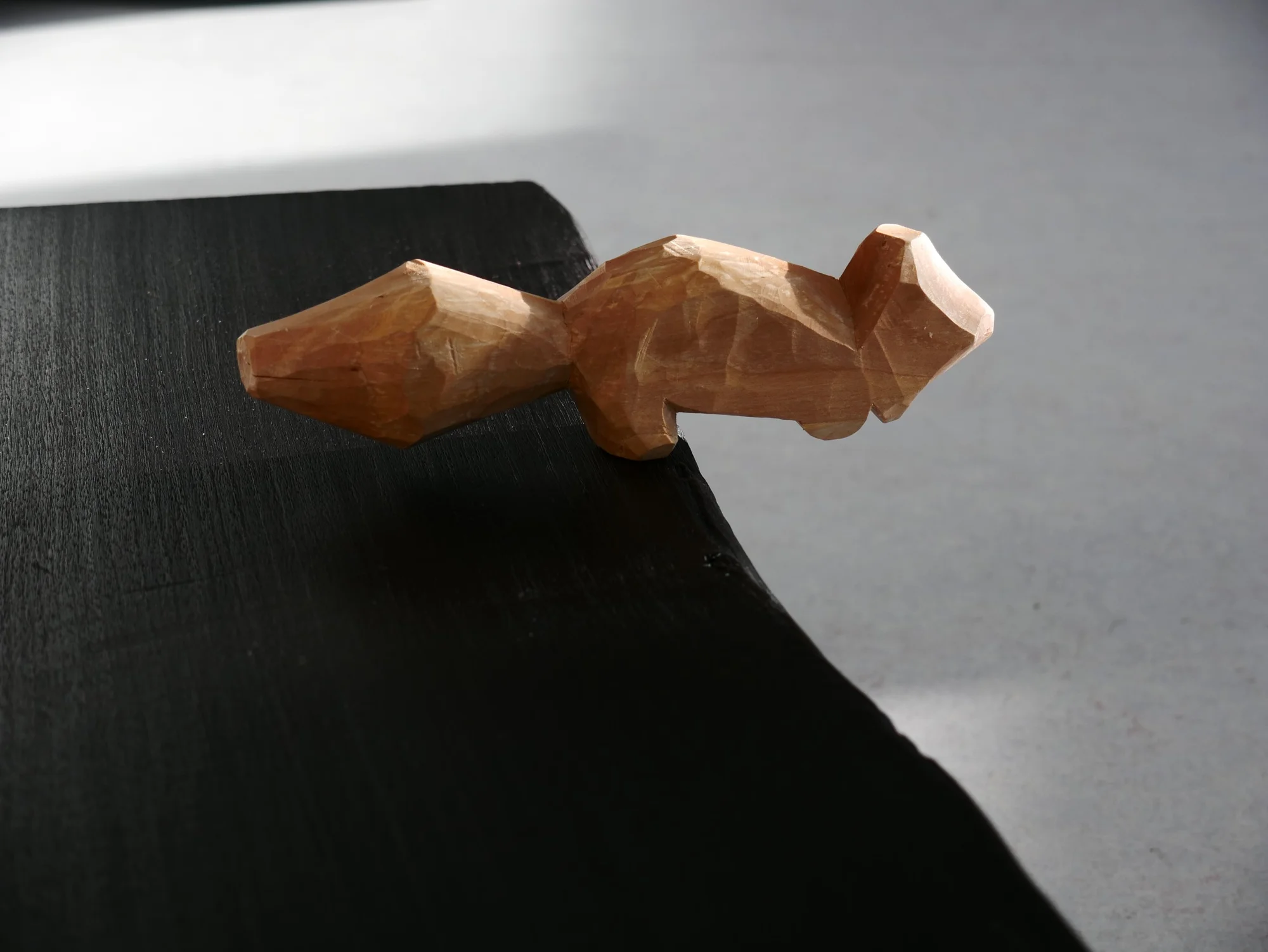 Individuální kurz řezbářství pro 2 osoby: výroba dětské hračky i čajového tácu