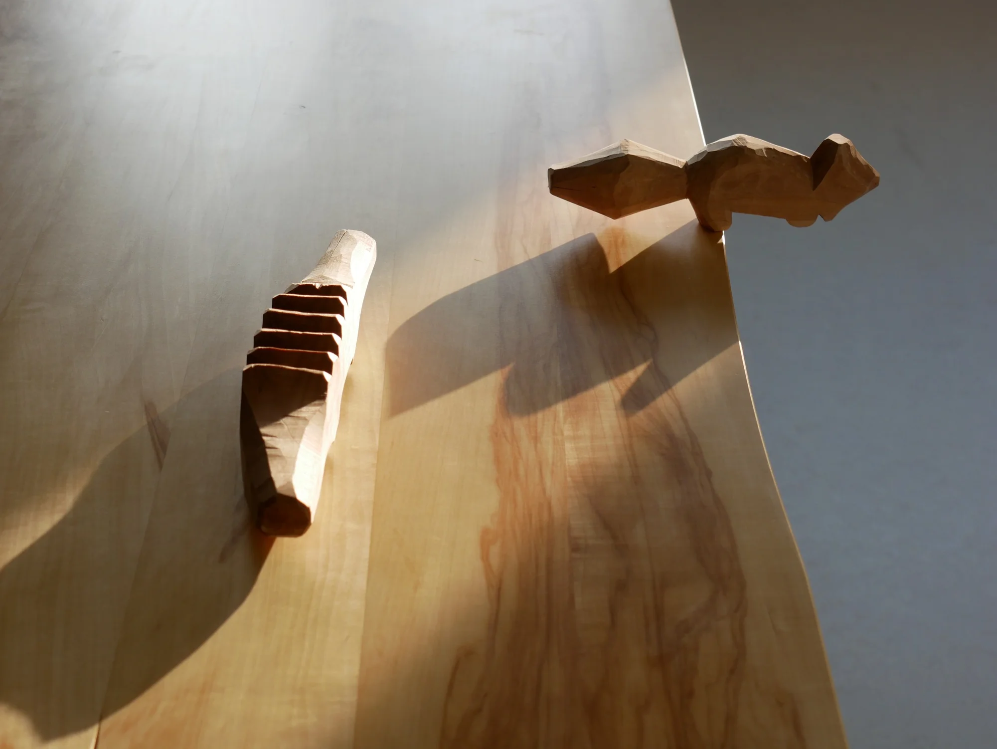 Individuální kurz řezbářství pro 2 osoby: výroba dětské hračky i čajového tácu