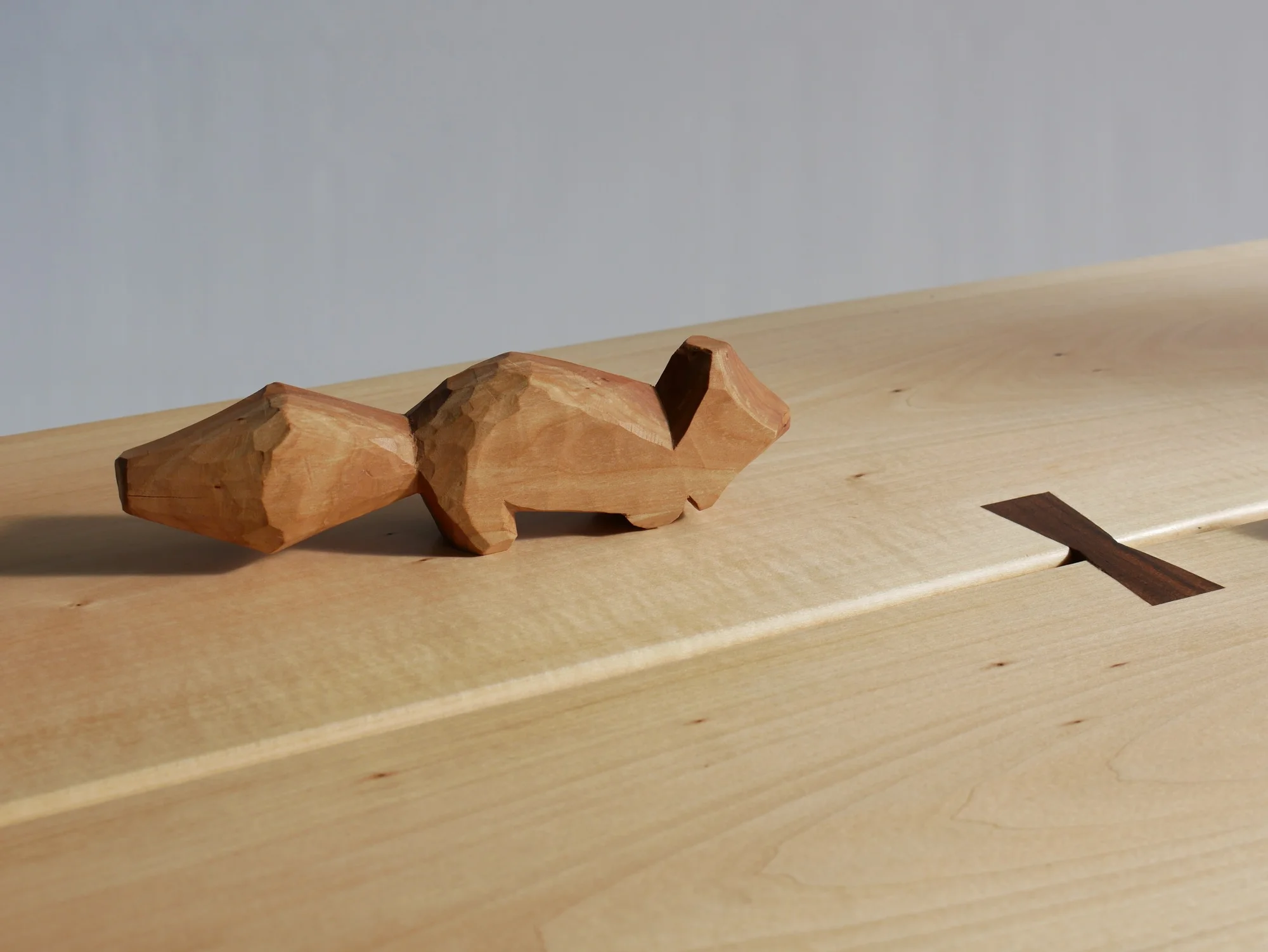 Individuální kurz řezbářství pro 2 osoby: výroba dětské hračky i čajového tácu