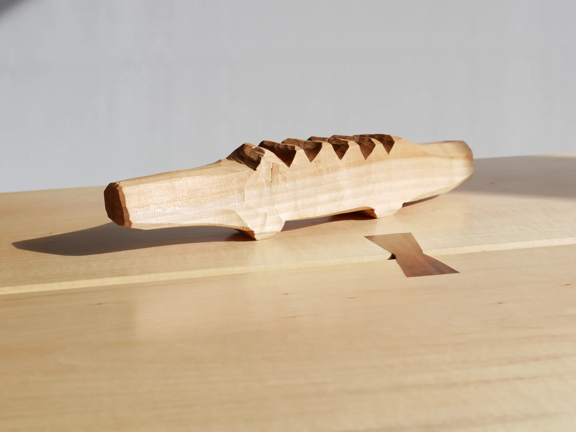 Individuální kurz řezbářství pro 2 osoby: výroba dětské hračky i čajového tácu