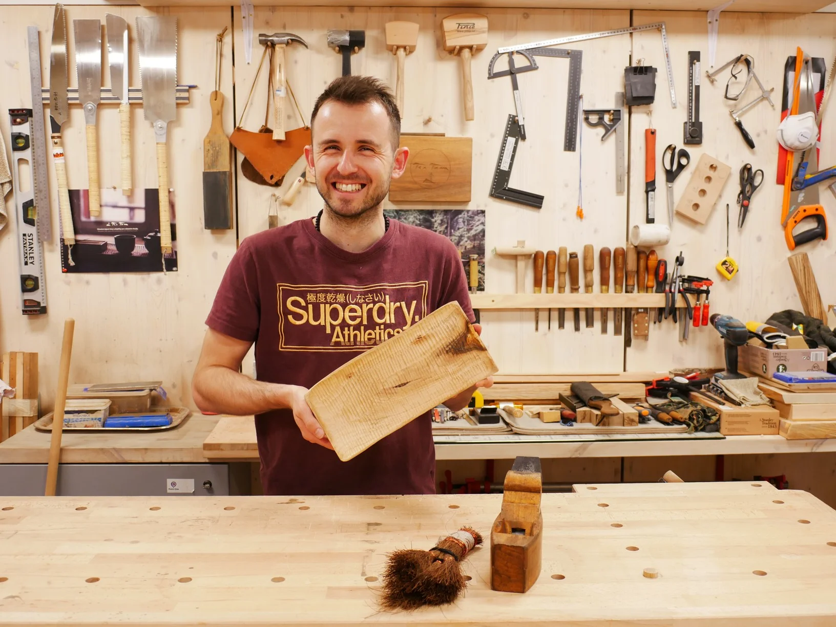 Individuální kurz řezbářství pro 2 osoby: výroba dětské hračky i čajového tácu