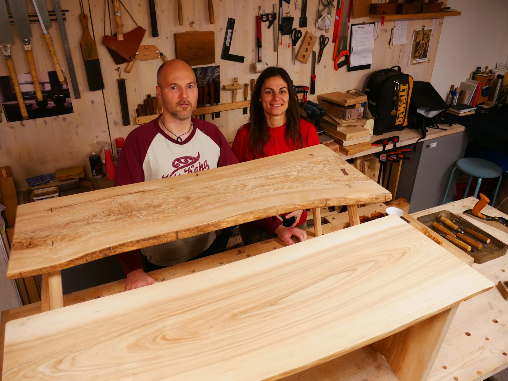 Individuální kurz řezbářství pro 2 osoby: výroba dětské hračky i čajového tácu