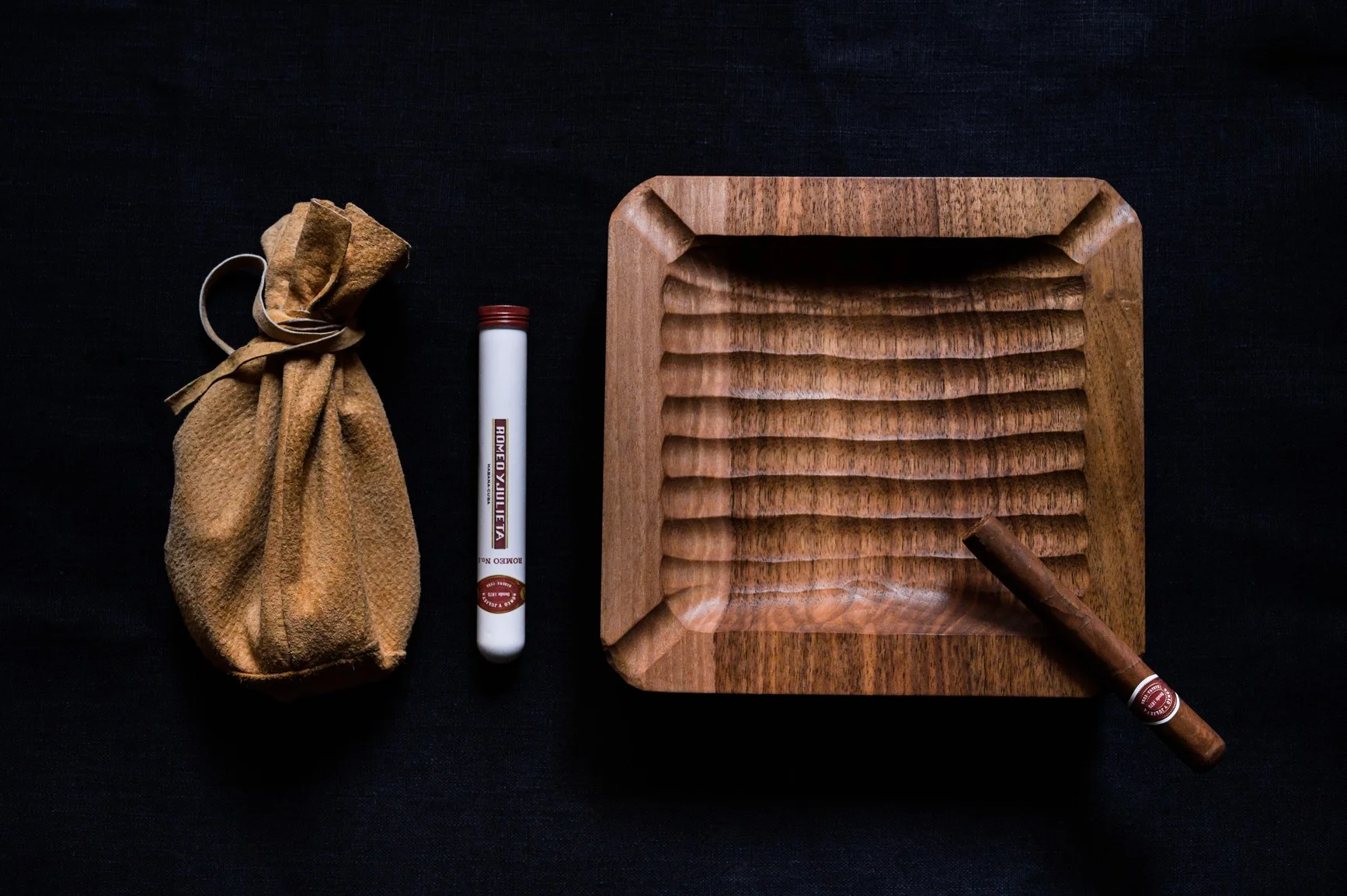 Individuální kurz řezbářství pro 2 osoby: výroba dětské hračky i čajového tácu