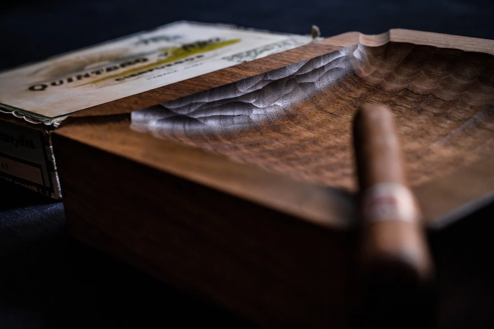 Individuální kurz řezbářství pro 2 osoby: výroba dětské hračky i čajového tácu