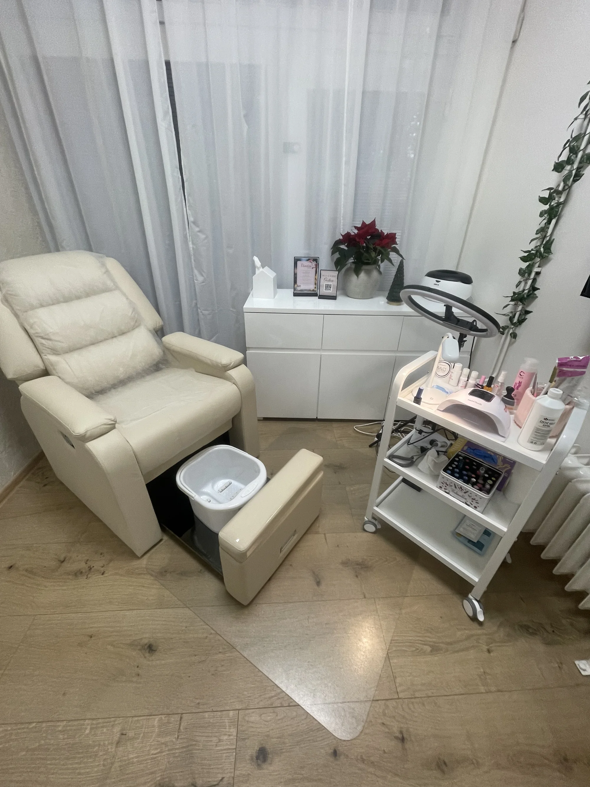 Klasická pedikúra nebo luxusní spa varianta s parafínem