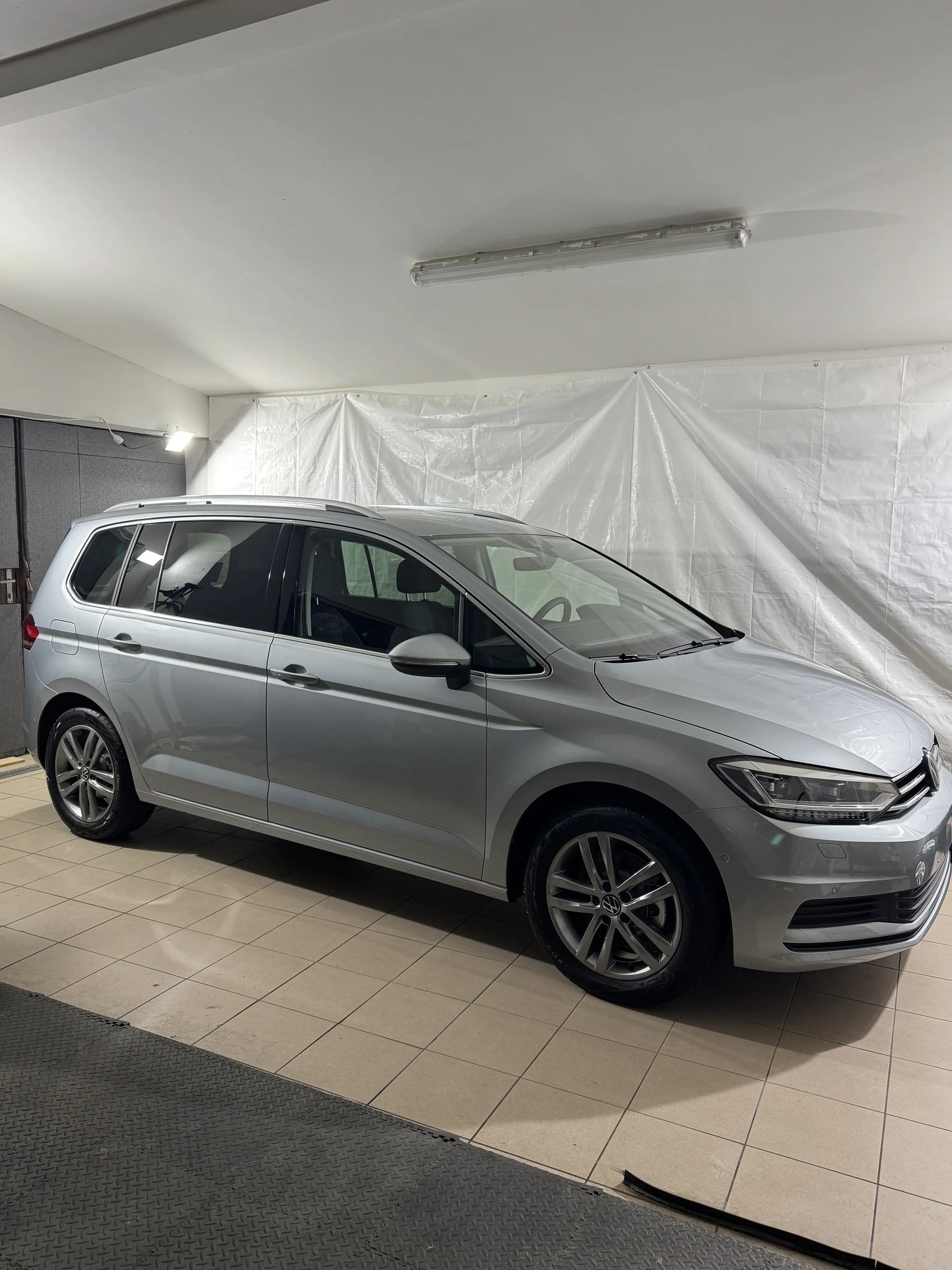 Čištění exteriéru a interiéru i vč. tepování: všechny velikosti aut