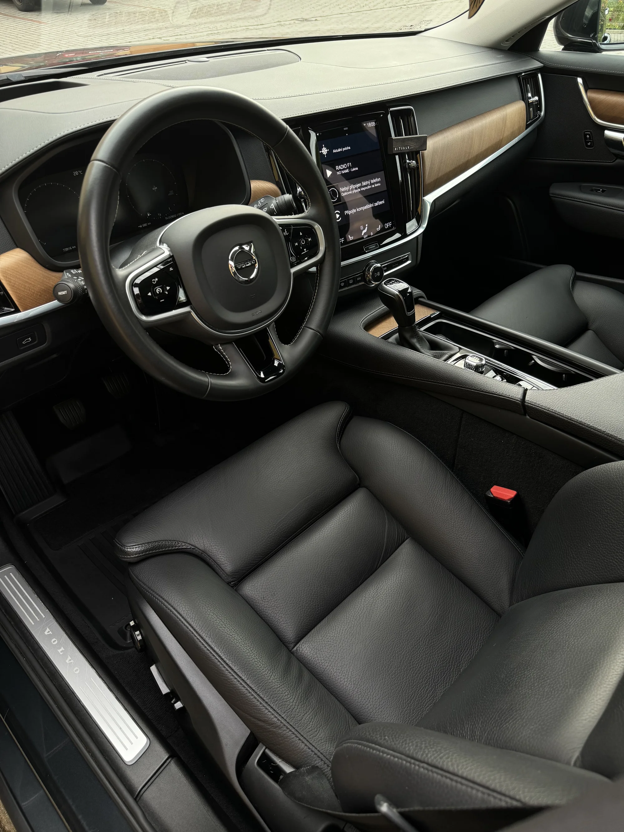 Čištění exteriéru a interiéru i vč. tepování: všechny velikosti aut