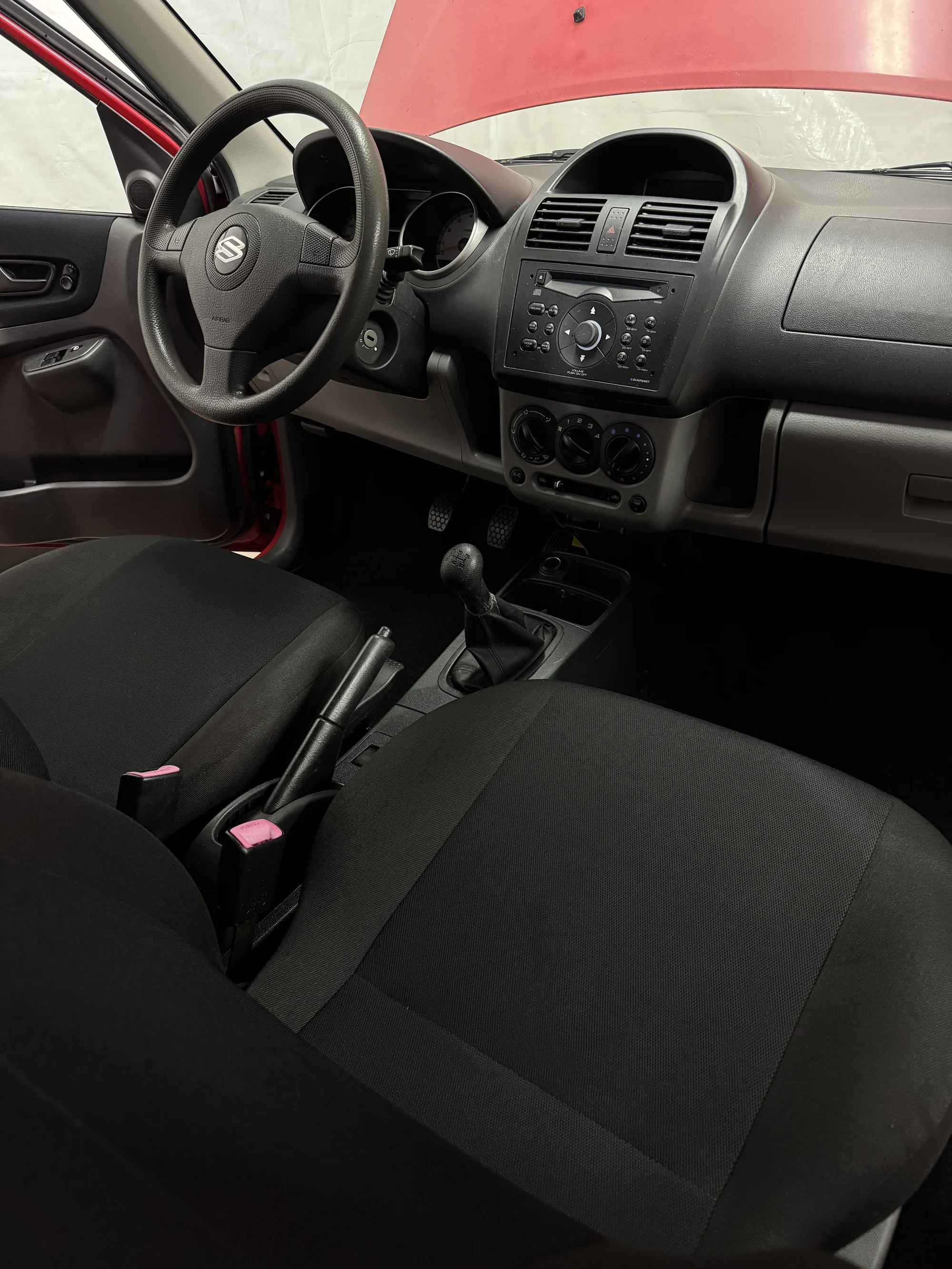 Čištění exteriéru a interiéru i vč. tepování: všechny velikosti aut