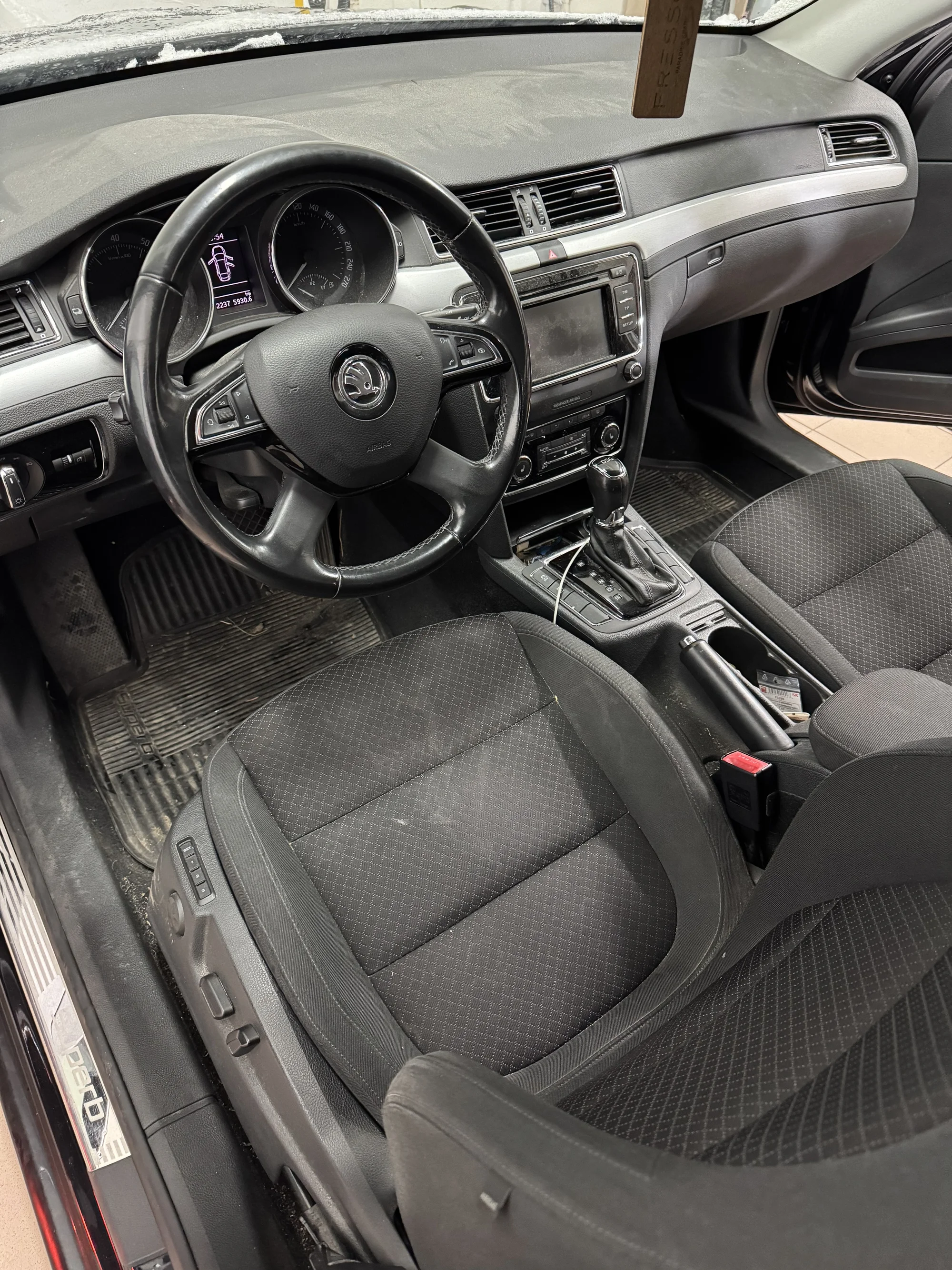 Čištění exteriéru a interiéru i vč. tepování: všechny velikosti aut