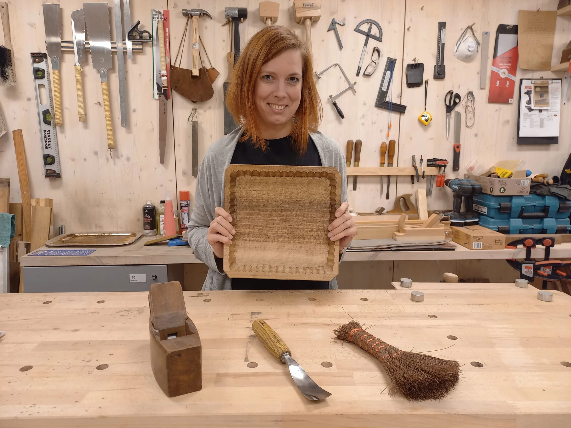 Individuální kurz řezbářství pro 2 osoby: výroba dětské hračky i čajového tácu