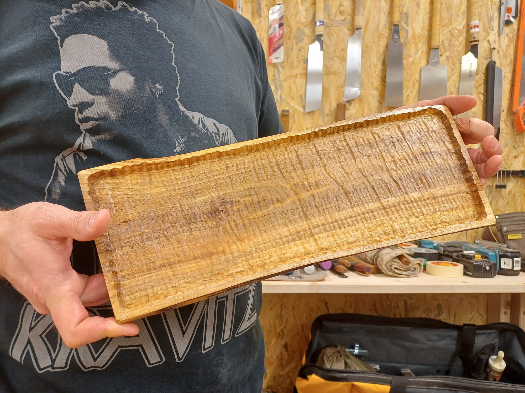 Individuální kurz řezbářství pro 2 osoby: výroba dětské hračky i čajového tácu