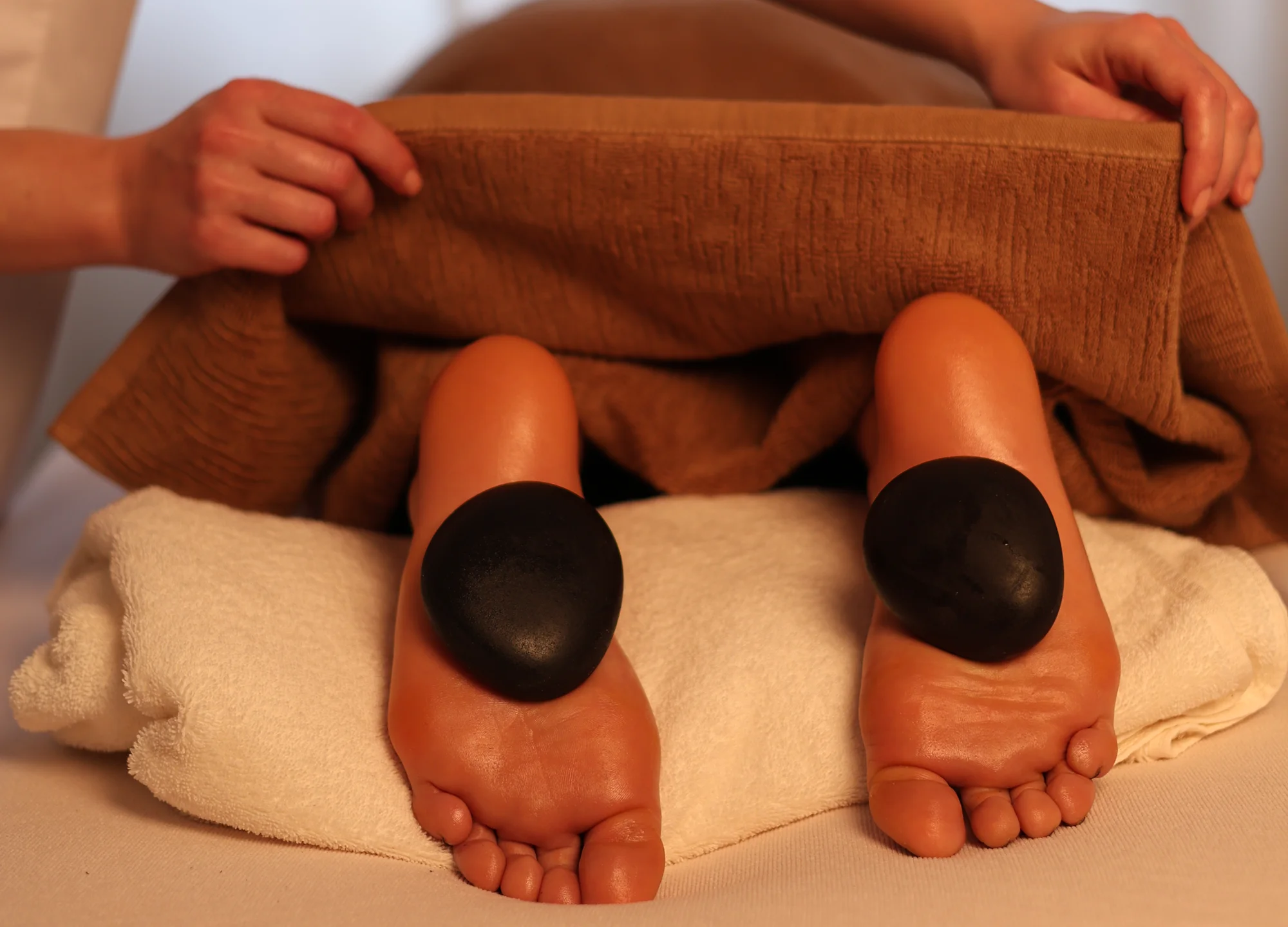 Masáž podle výběru: klasická, lávovými kameny, regenerační či masáž obličeje, nohou nebo zad a šíje