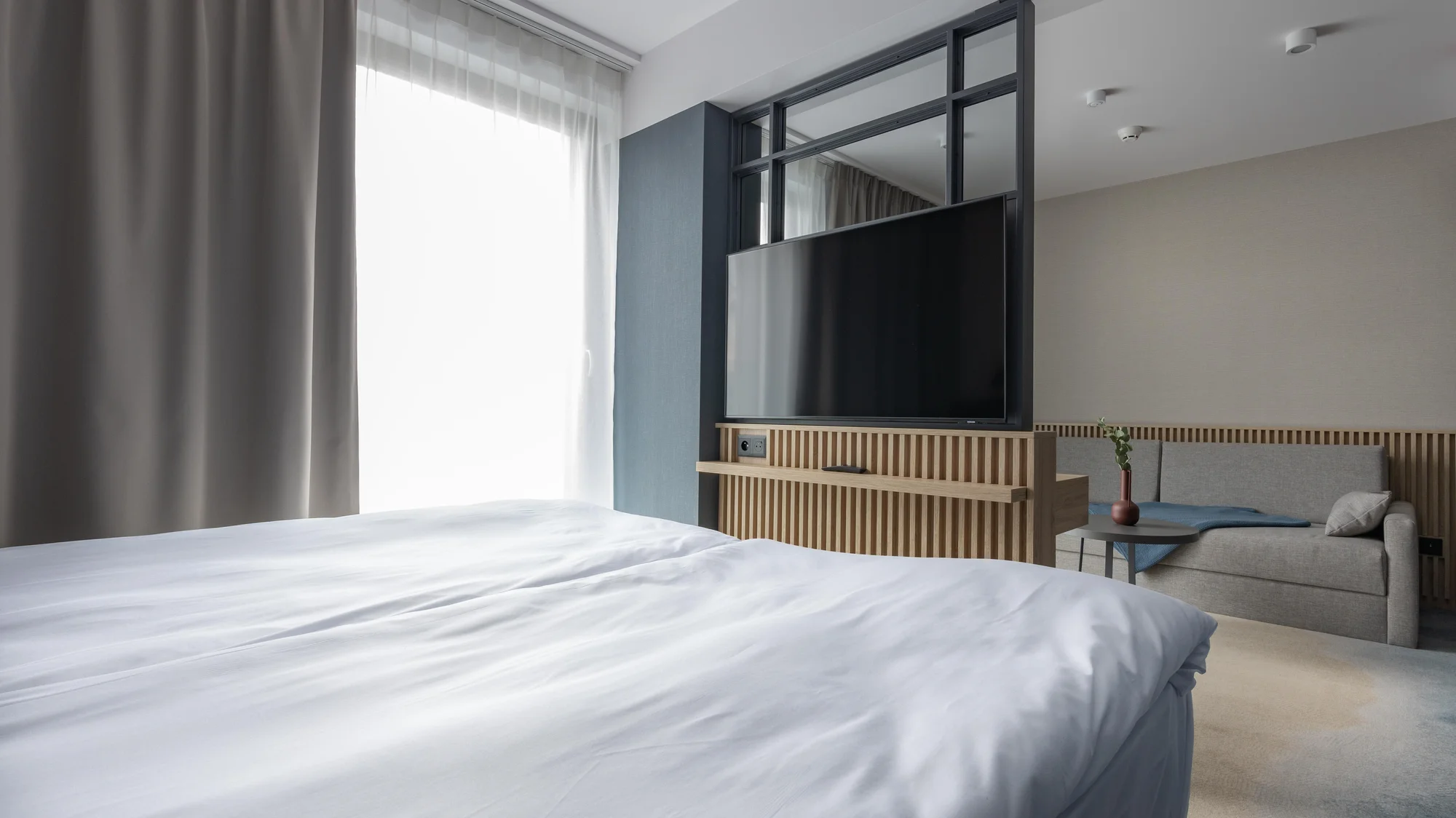 Pobyt v moderním hotelu v Sopotech: snídaně, památky a na pláž 2 km