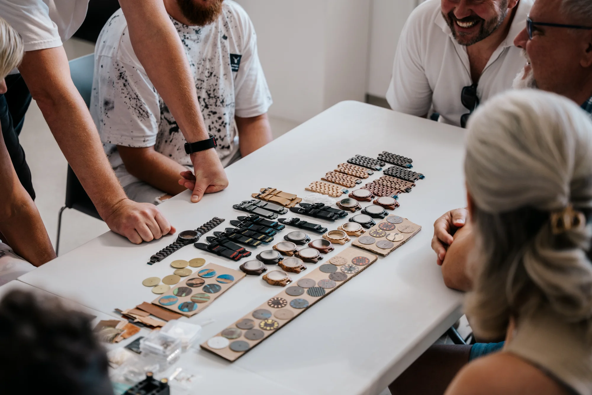 Workshop výroby hodinek TimeWood pro 1 nebo 2 osoby v Praze či Ostravě