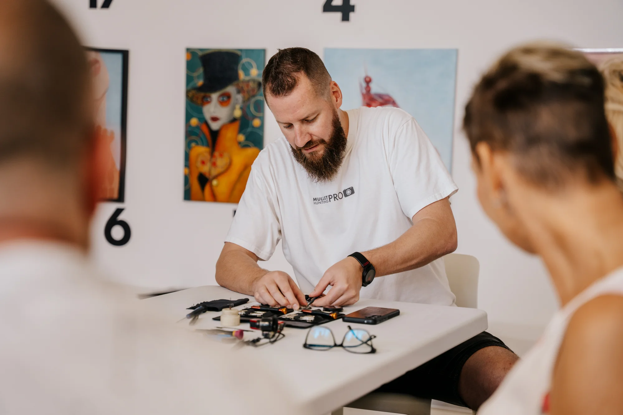 Workshop výroby hodinek TimeWood pro 1 nebo 2 osoby v Praze či Ostravě