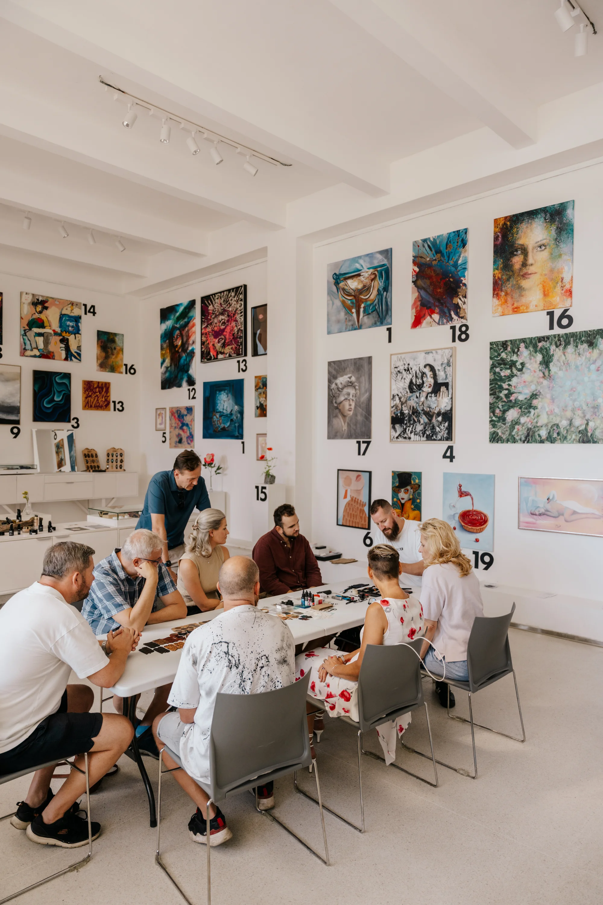 Workshop výroby hodinek TimeWood pro 1 nebo 2 osoby v Praze či Ostravě