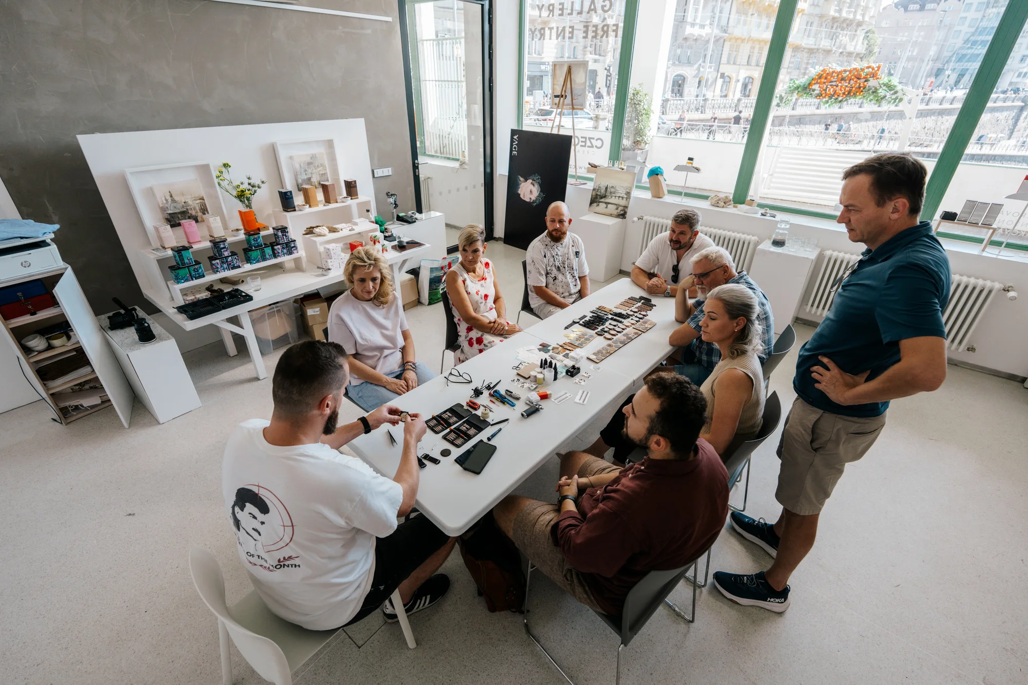 Workshop výroby hodinek TimeWood pro 1 nebo 2 osoby v Praze či Ostravě