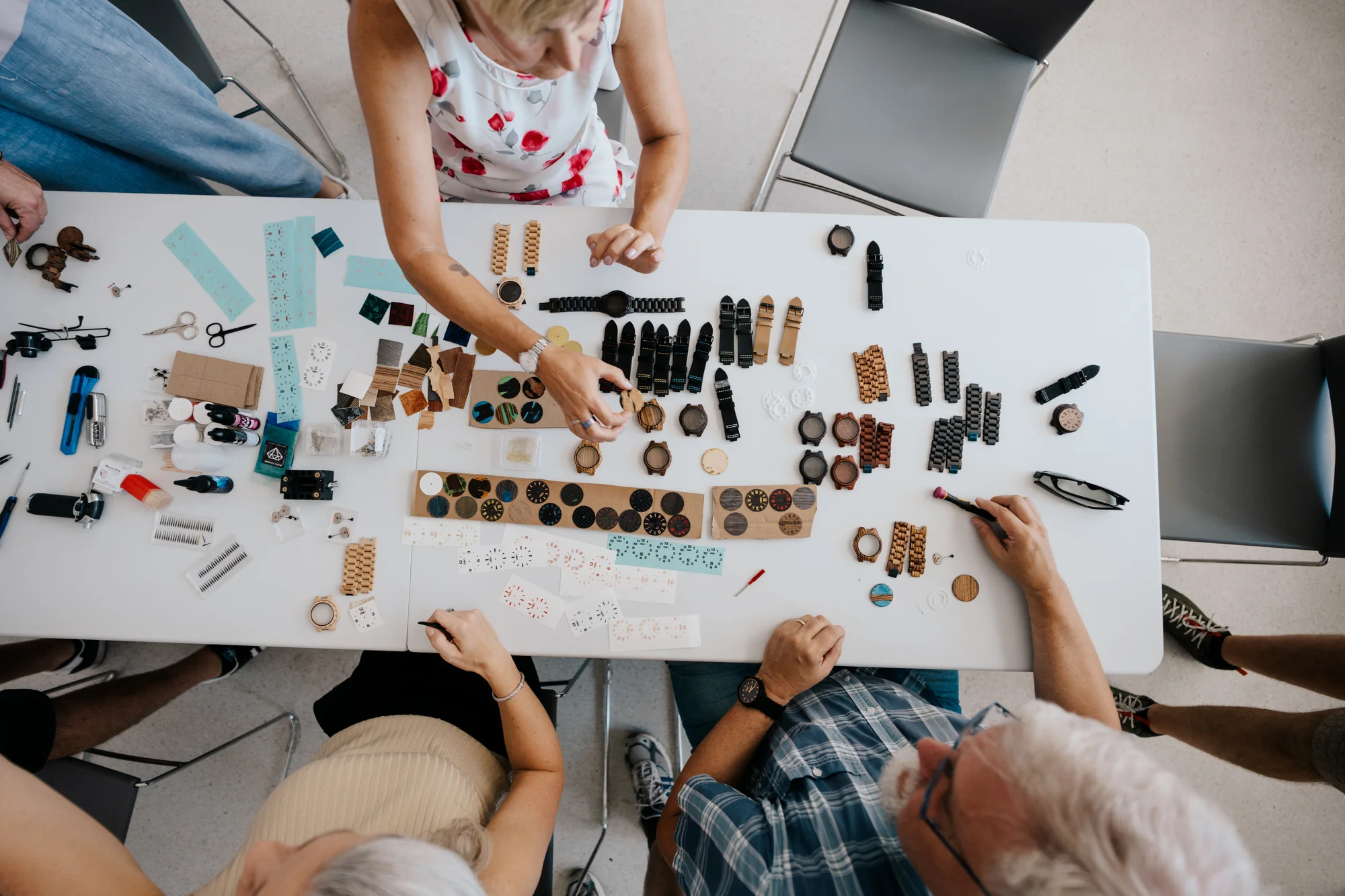 Workshop výroby hodinek TimeWood pro 1 nebo 2 osoby v Praze či Ostravě