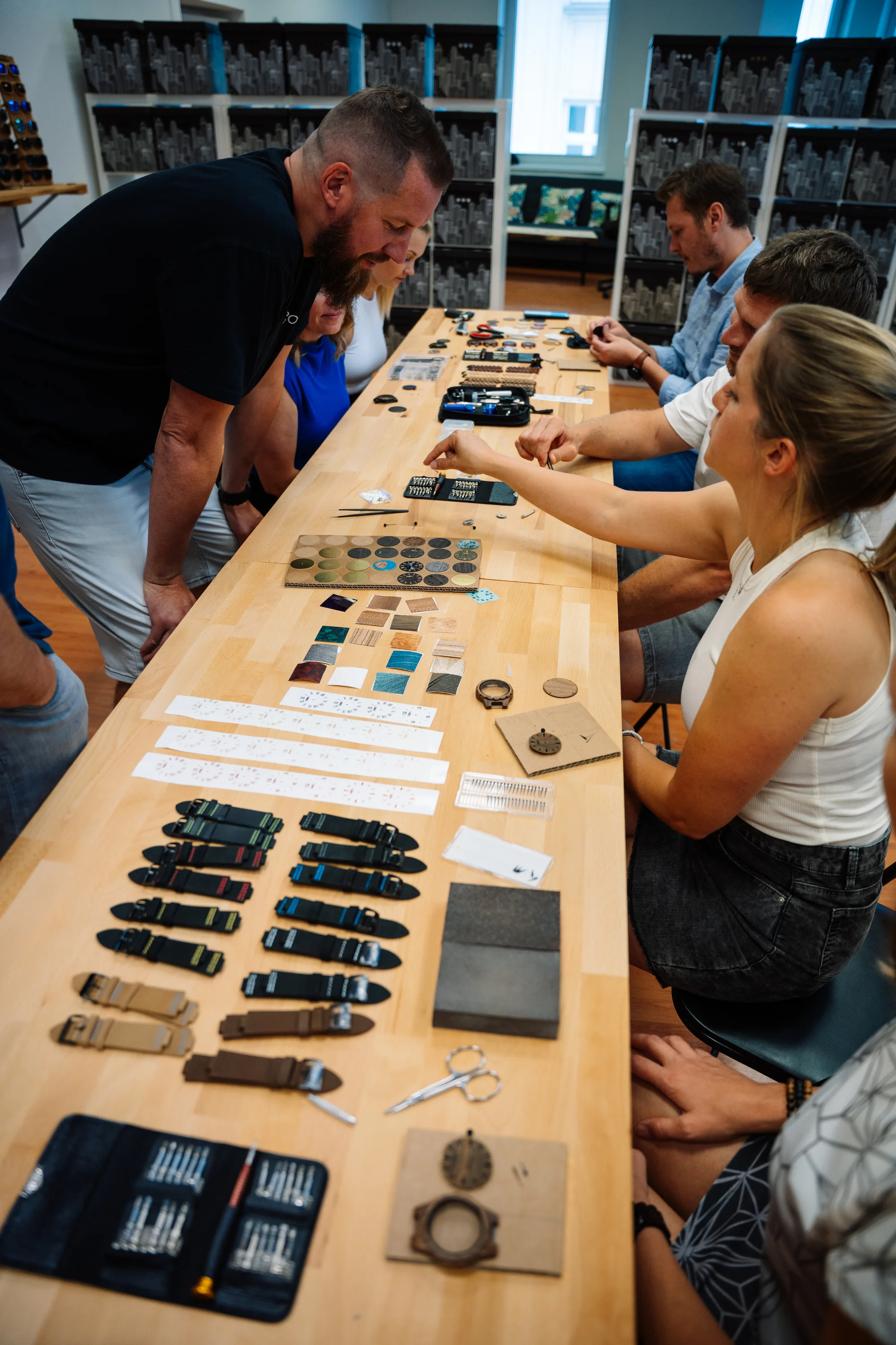 Workshop výroby hodinek TimeWood pro 1 nebo 2 osoby v Praze či Ostravě