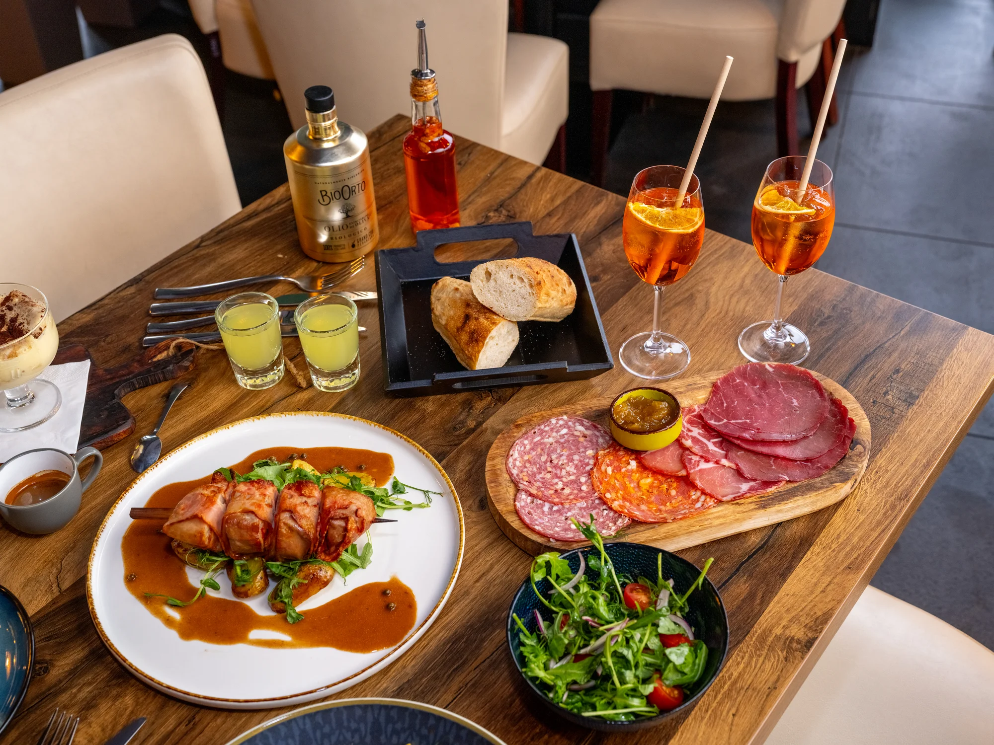 Hostina po italsku: 4chodové menu pro dva vč. aperitivu a digestiva