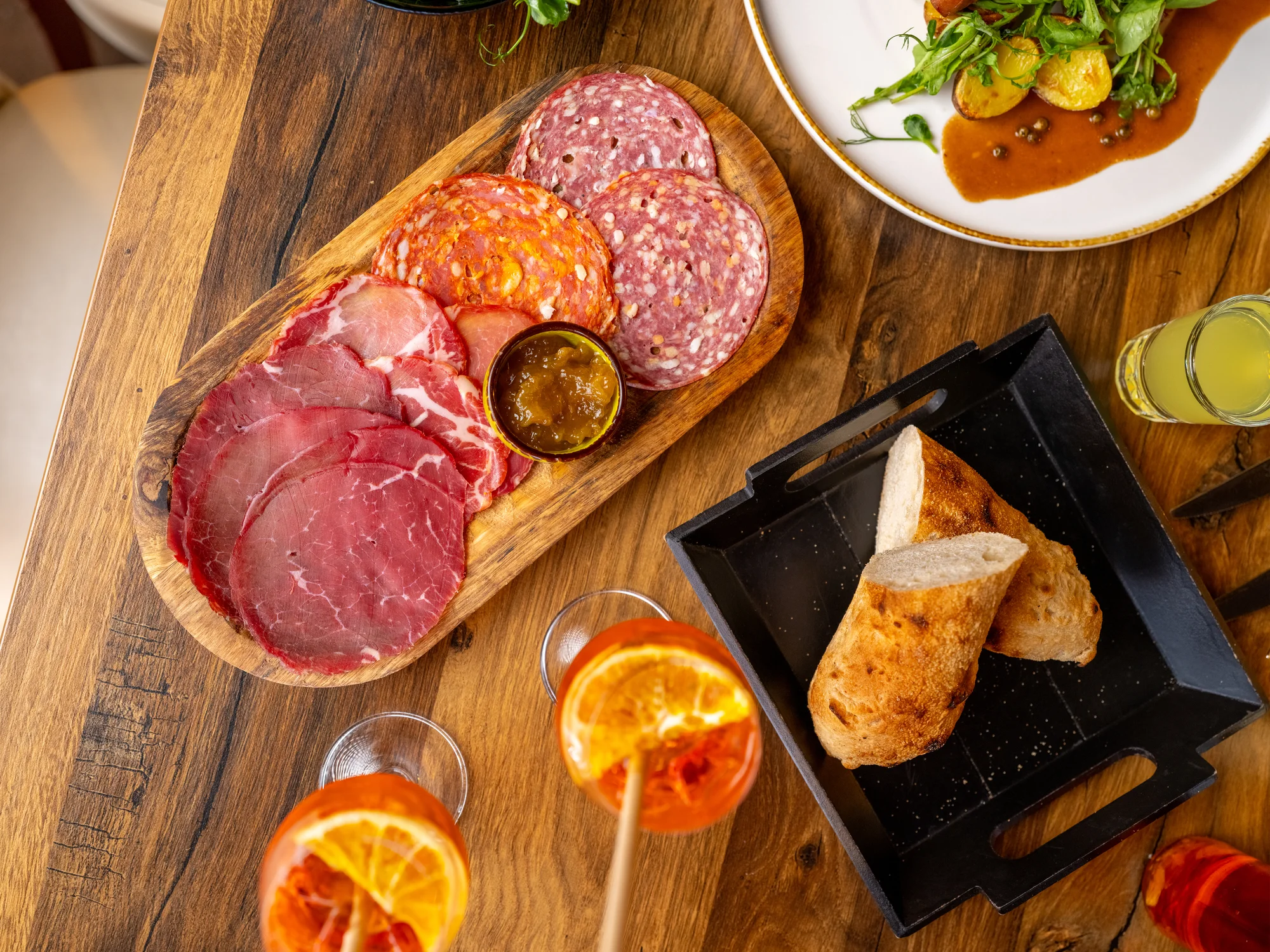 Hostina po italsku: 4chodové menu pro dva vč. aperitivu a digestiva