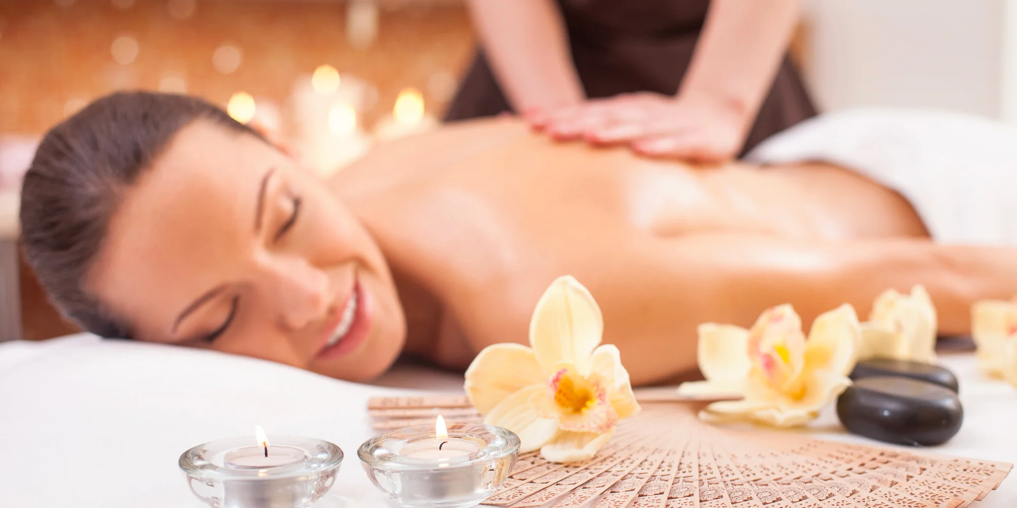 Zeštíhlující anticelulitidní masáž, peeling a zábal