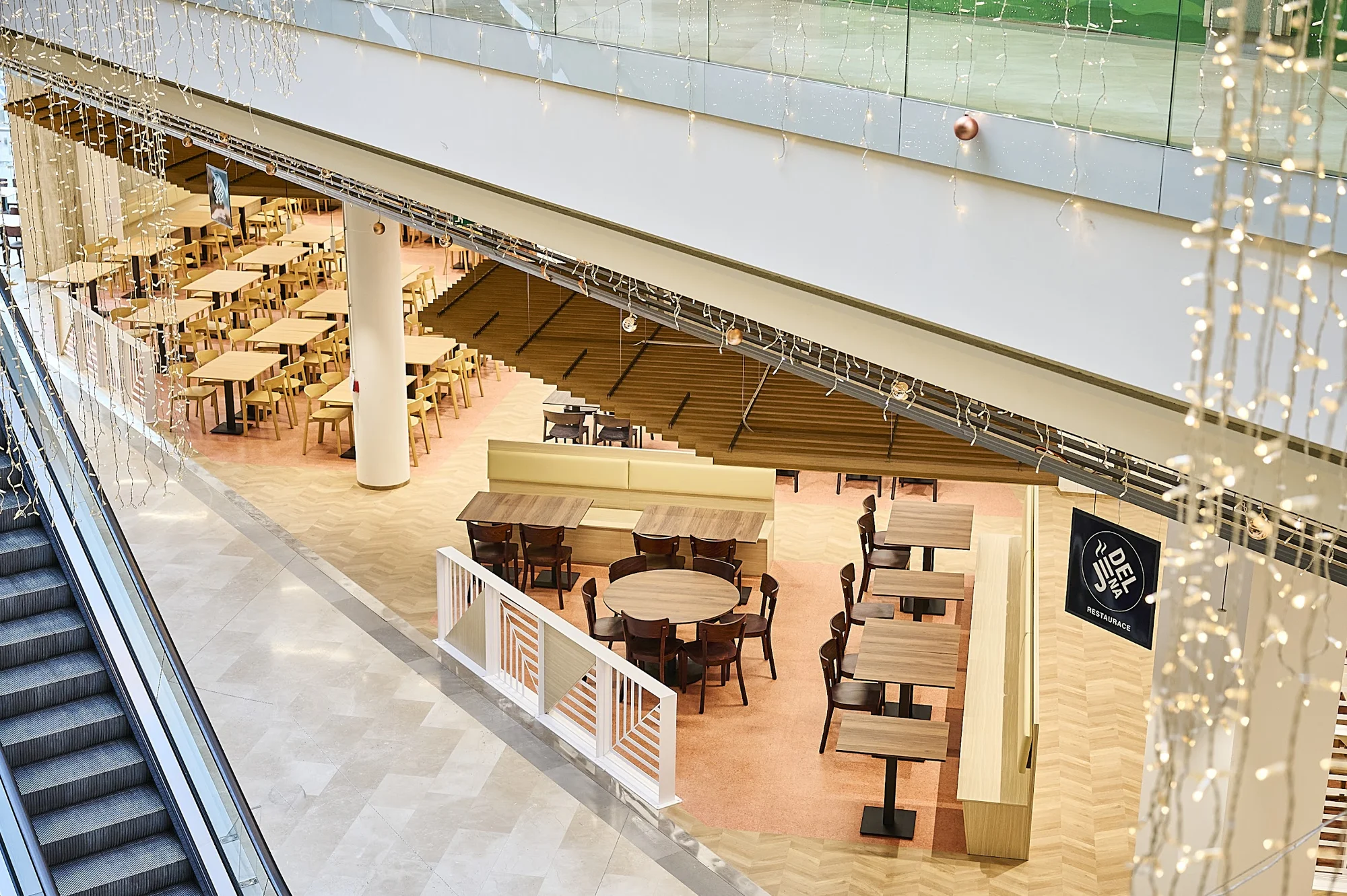 Menu pro jednoho i pro dva: řízek či či smažený sýr s přílohou a nápojem