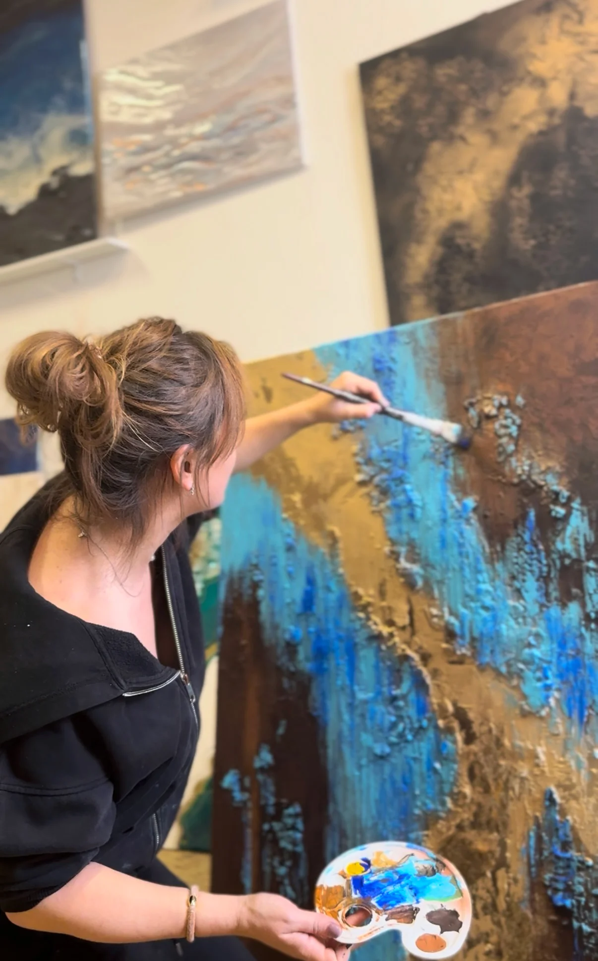 Skupinový kurz výroby strukturovaného obrazu ze stěrky a plátkového zlata