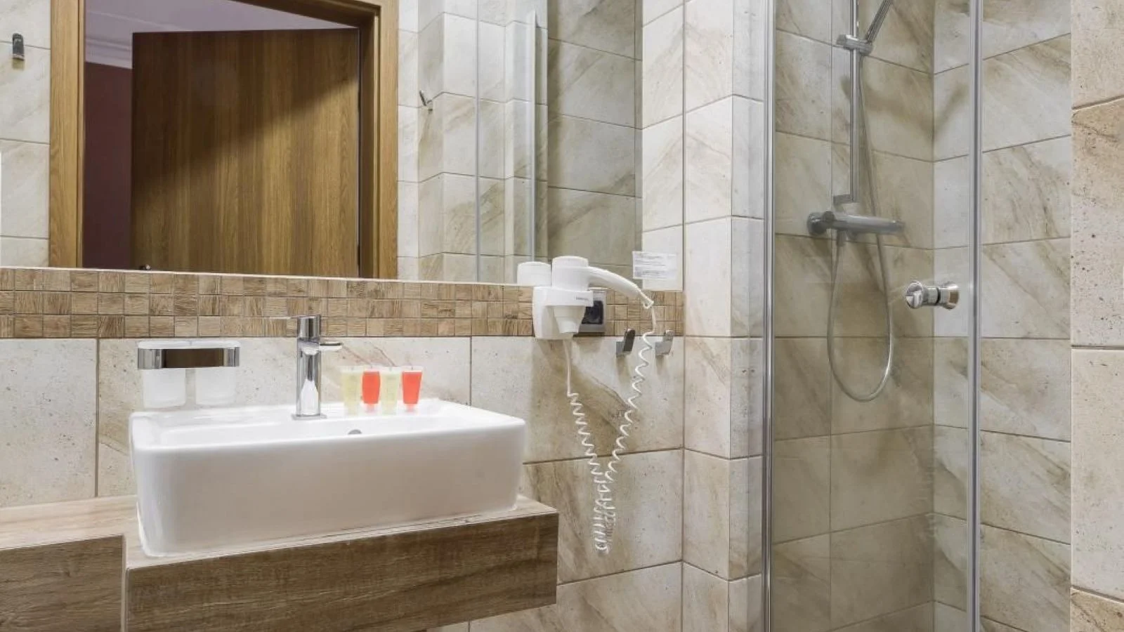 Dovolená v lázeňském městě Jelení Hora: snídaně i vstup do bazénu a sauny