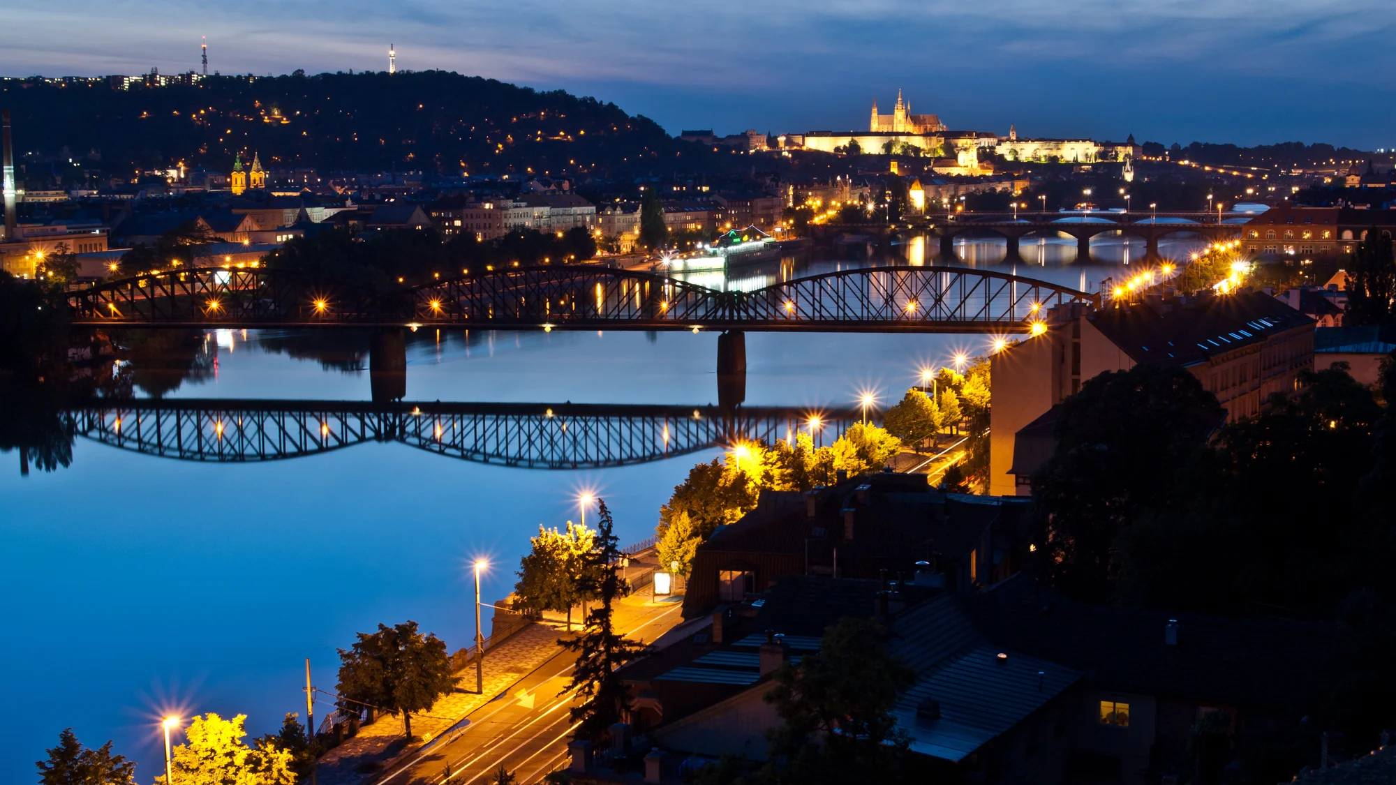 Vyšehradem jinak: 2hod. procházka s průvodcem, 21. února od 18:30
