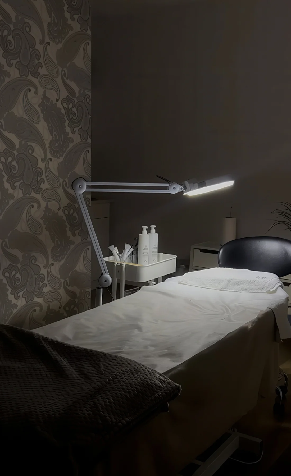 Rozmazlete svou pokožku: kosmetické ošetření pro všechny typy pleti vč. masáže, 90 minut