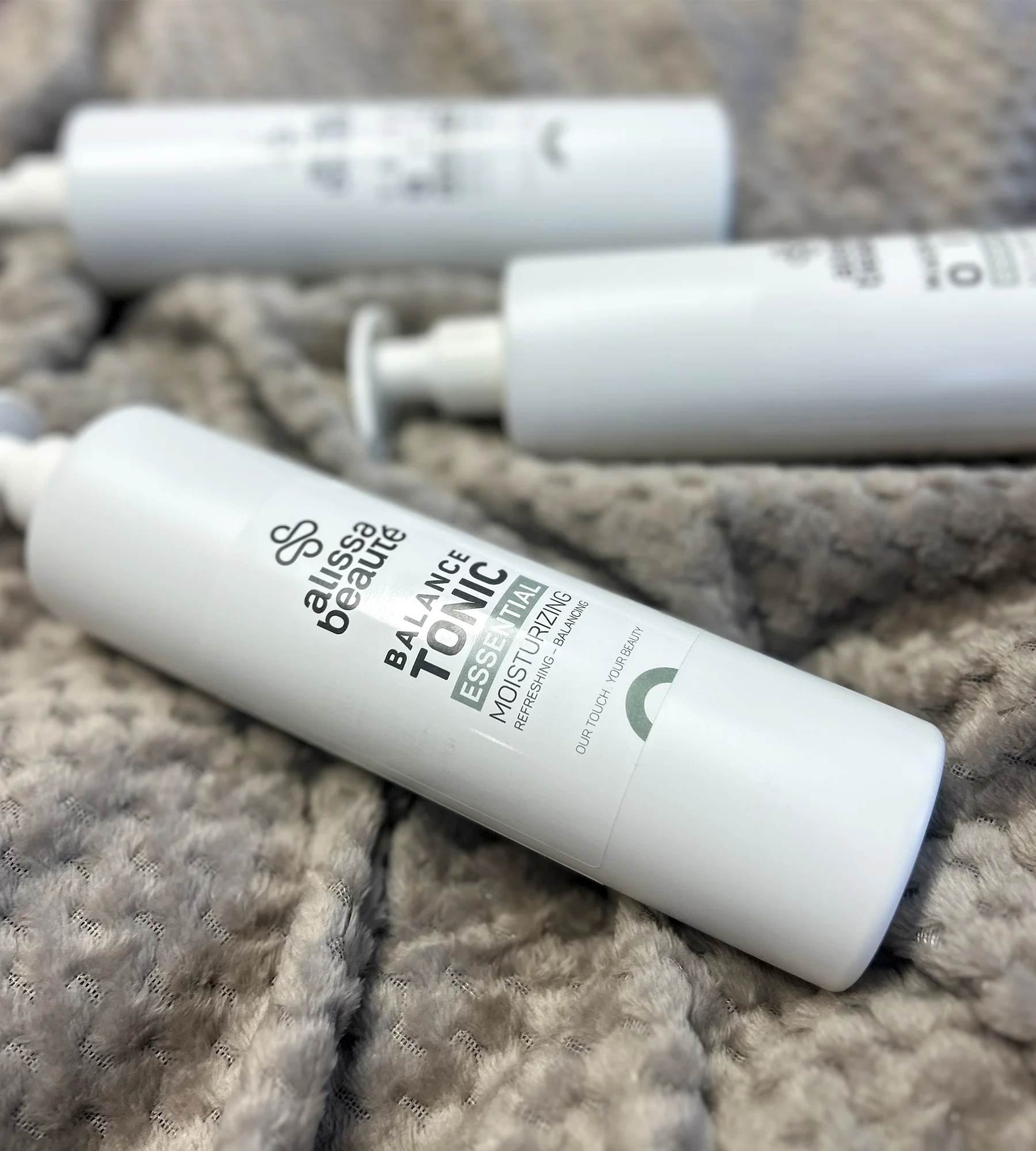 Rozmazlete svou pokožku: kosmetické ošetření pro všechny typy pleti vč. masáže, 90 minut