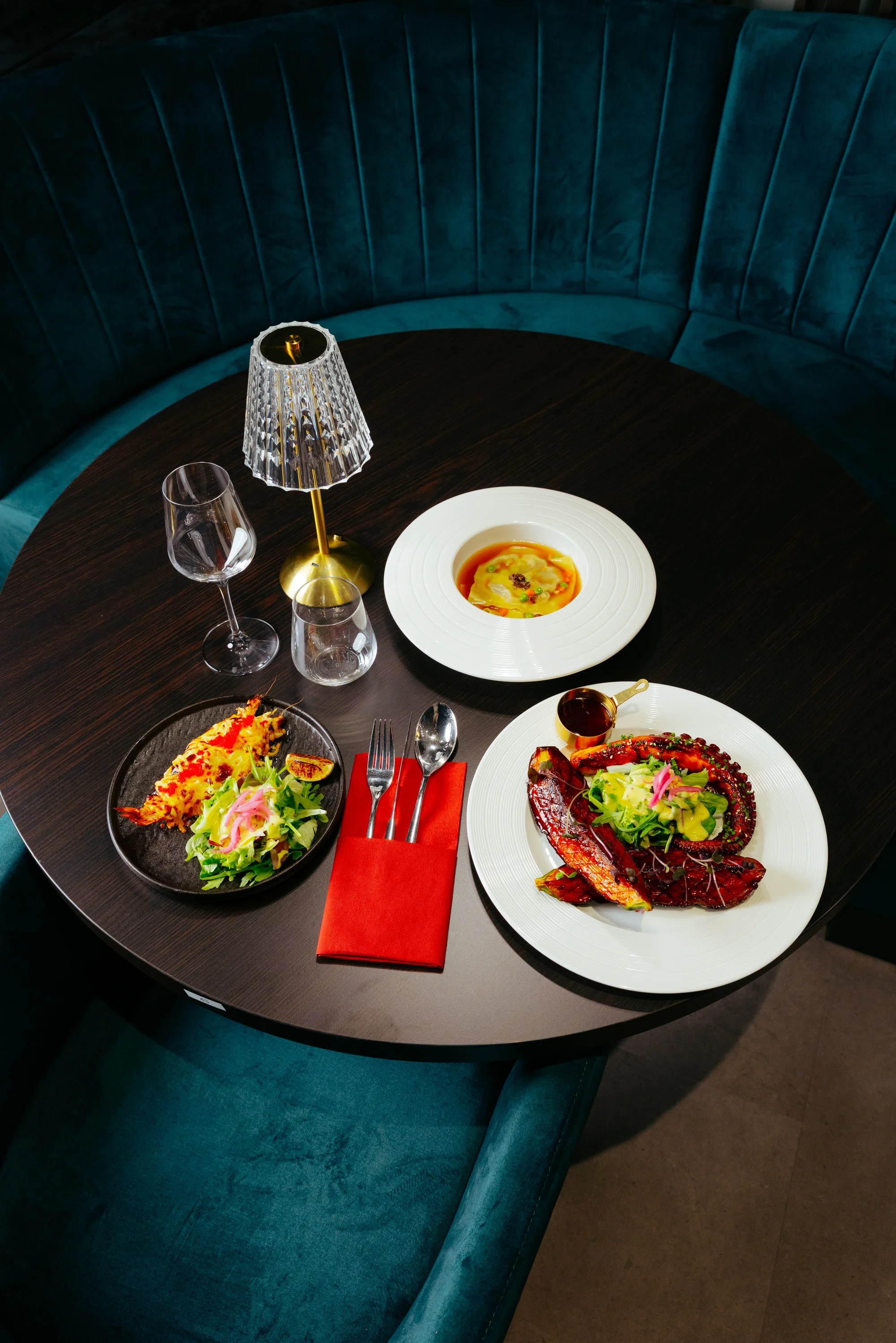 3chodové degustační menu v moderní asijské restauraci pro 1 či 2 osoby