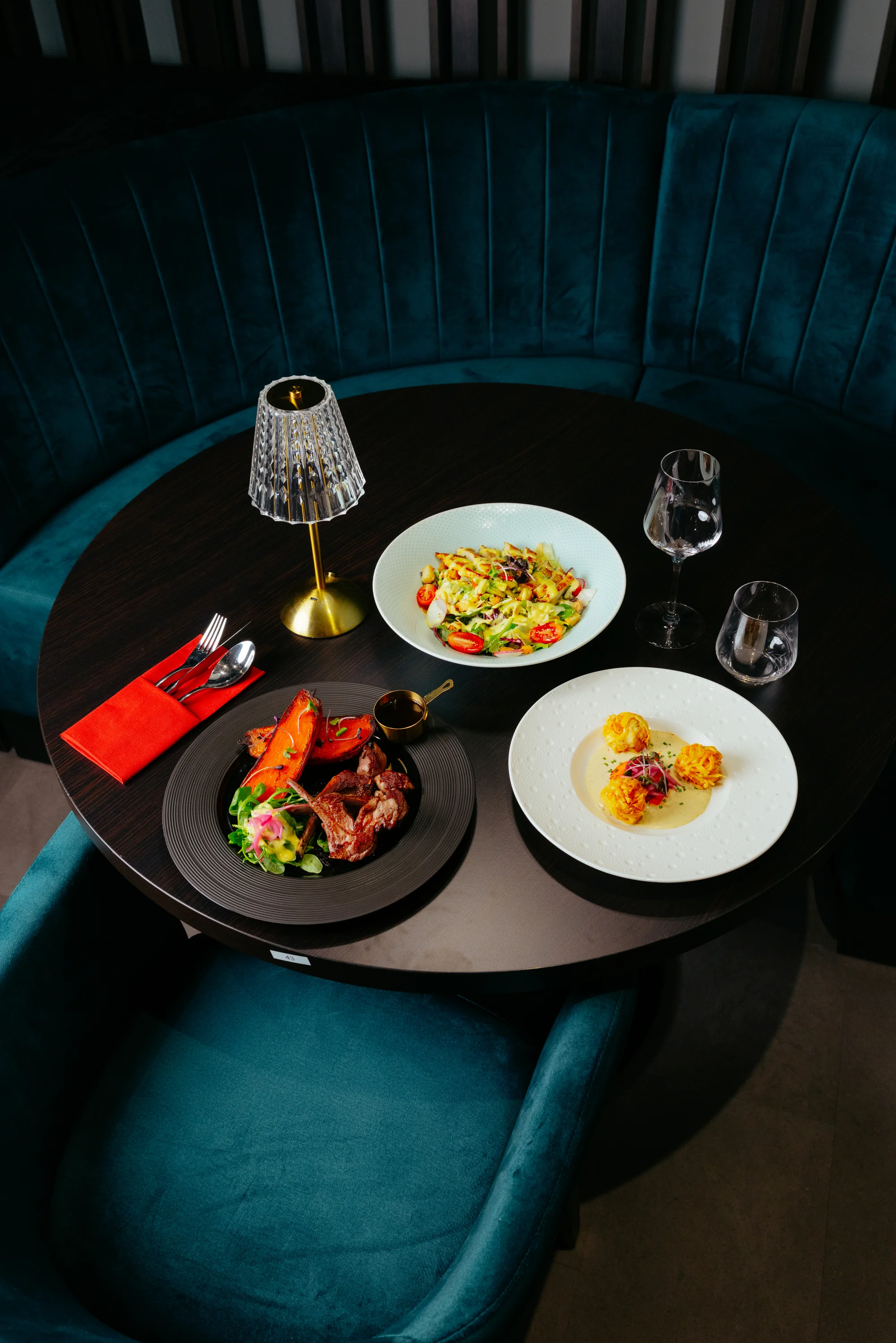 3chodové degustační menu v moderní asijské restauraci pro 1 či 2 osoby