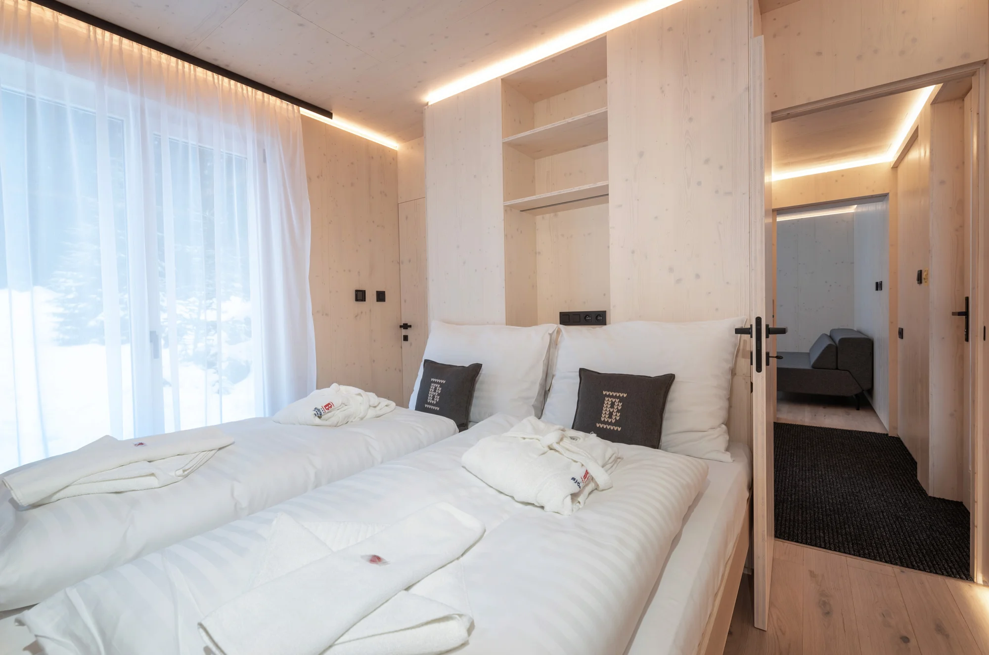 Dovolená v unikátních Björnson Tree Houses s novým venkovním wellness, 2 děti do 9,9 let zdarma